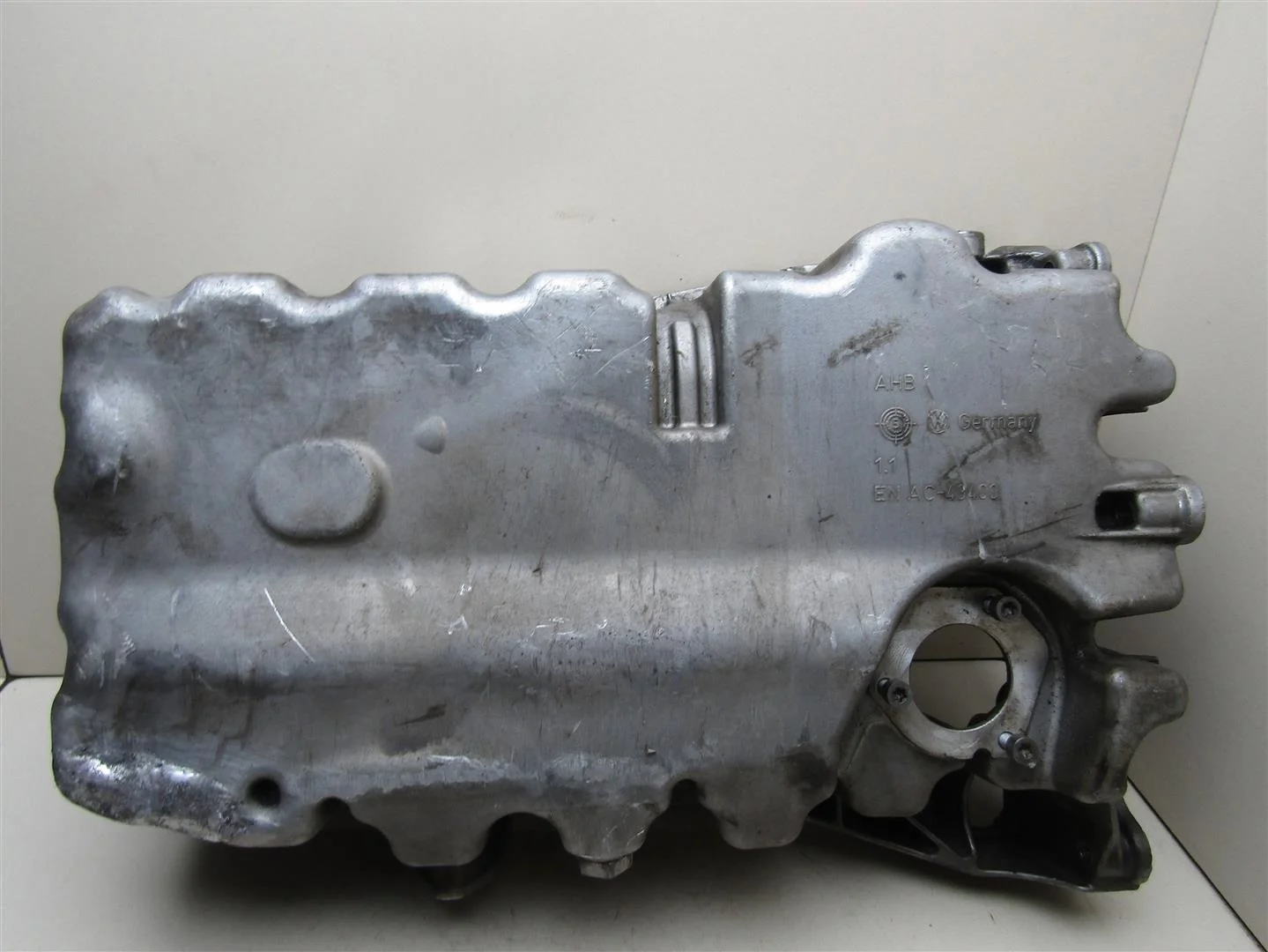 Поддон масляный двигателя VW Passat (B6) 2005-2010  [06F103601FA]  2.0 BVY в Вологде