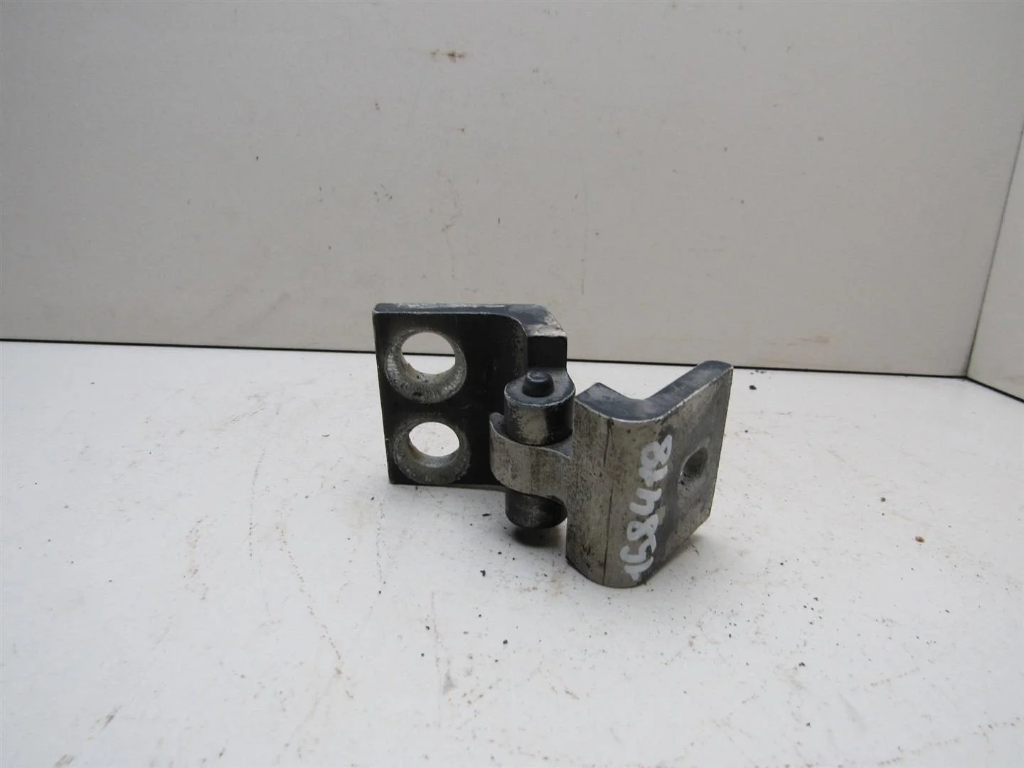 Петля двери передней VW Transporter T4 1996-2003  [7D0831401]  в Вологде