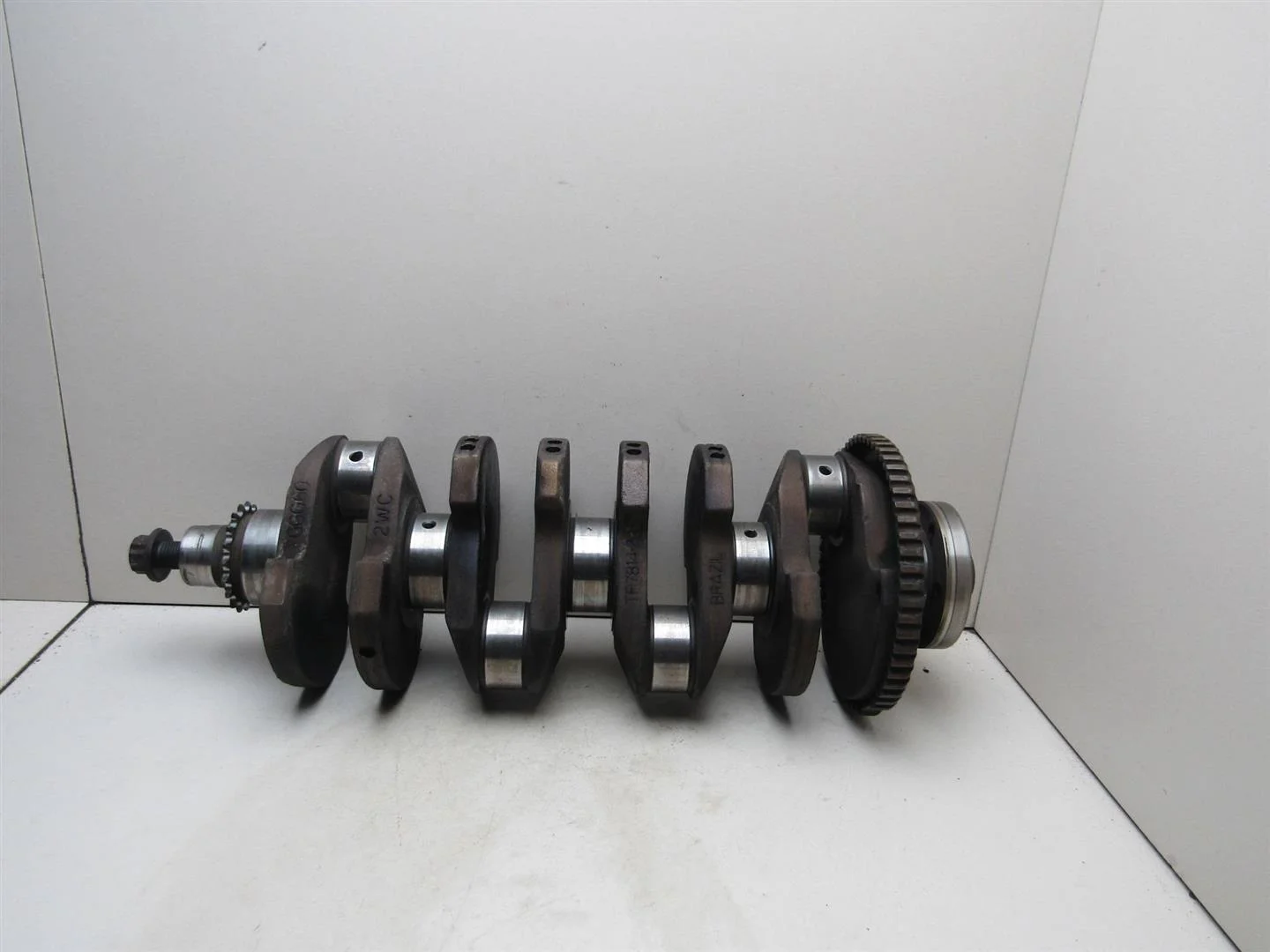 Коленвал VW Passat (B5+) 2000-2005  [06A105021G]  2.0 8V в Вологде