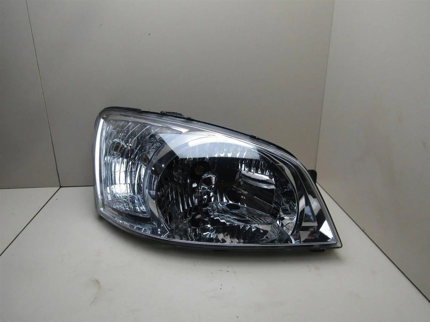 Фара правая Hyundai Getz 2002-2005  [921201C010]  в Вологде