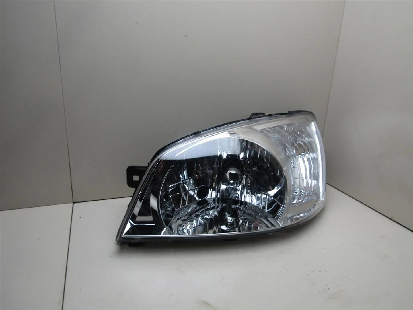 Фара левая Hyundai Getz 2002-2005  [921101С010]  в Вологде