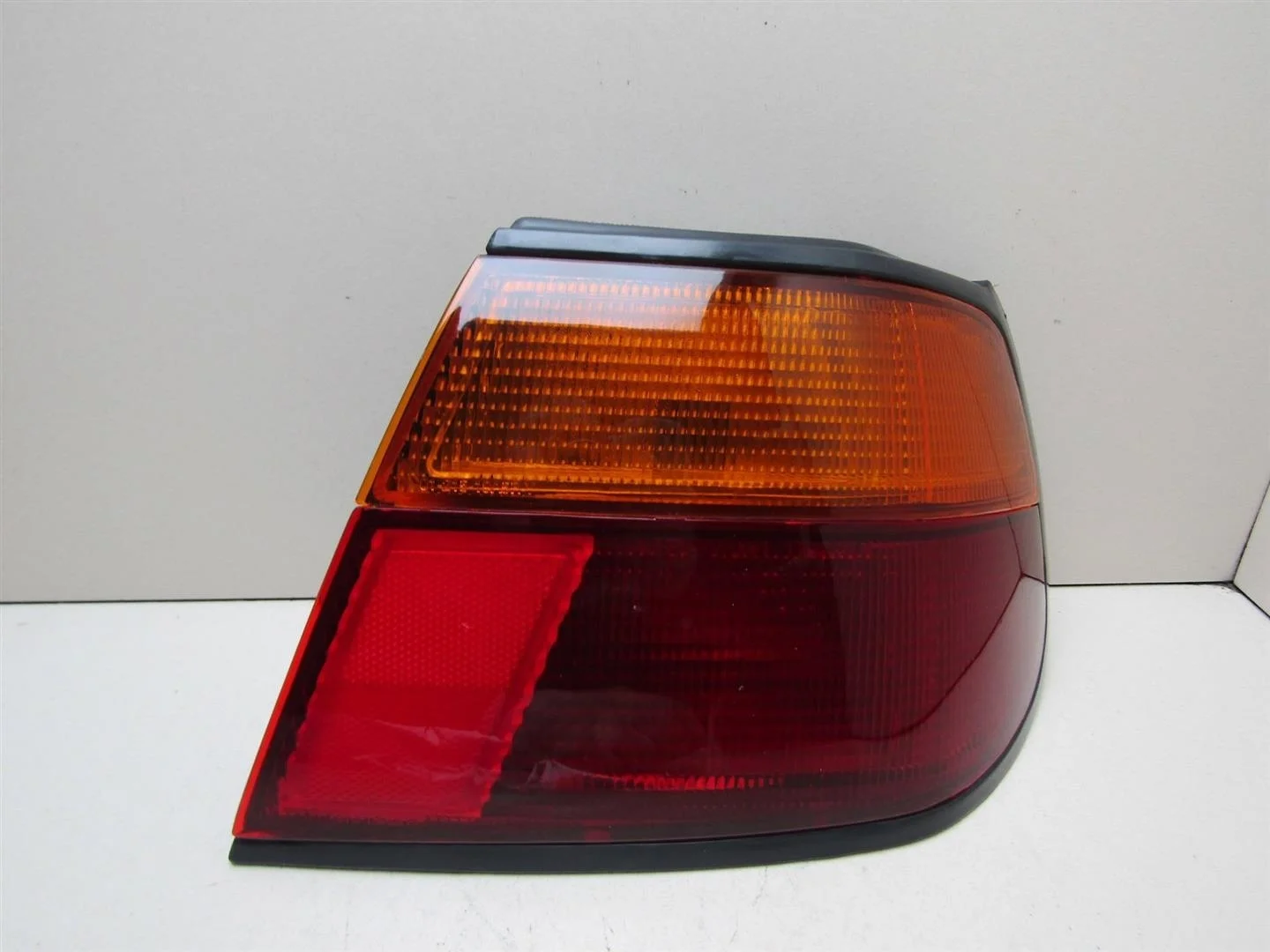 Фонарь задний наружный правый Nissan Almera N15 1995-2000  [265500N028]  в Вологде