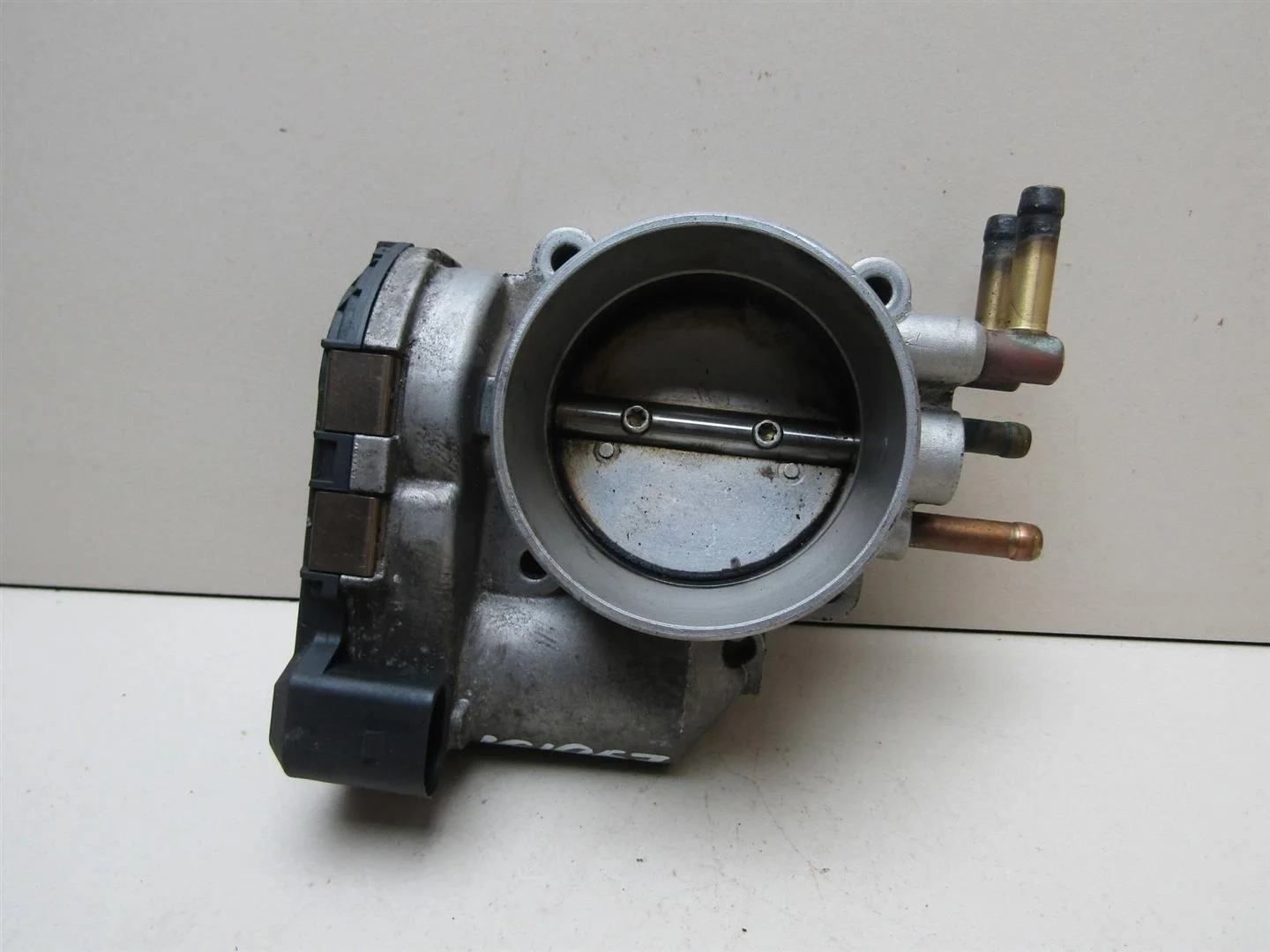 Заслонка дроссельная Audi A6 (C6,4F) 2005-2011  [078133062B]  2.4 2.8 3.0 в Вологде