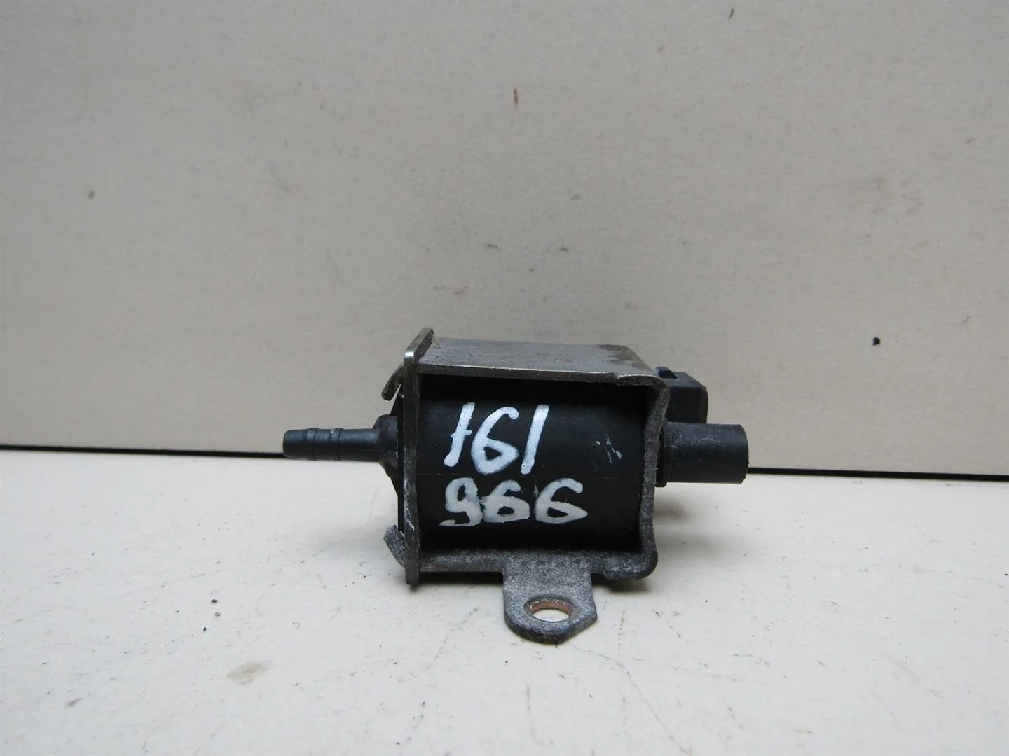 Клапан электромагнитный VW Passat (B5+) 2000-2005  [026906283H]  в Вологде