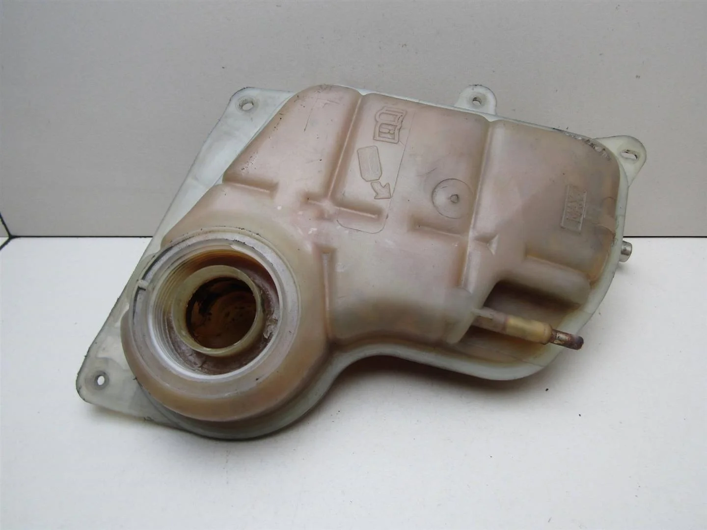 Бачок расширительный Audi A6 (C5) 1997-2004  [8D0121403D]  в Вологде