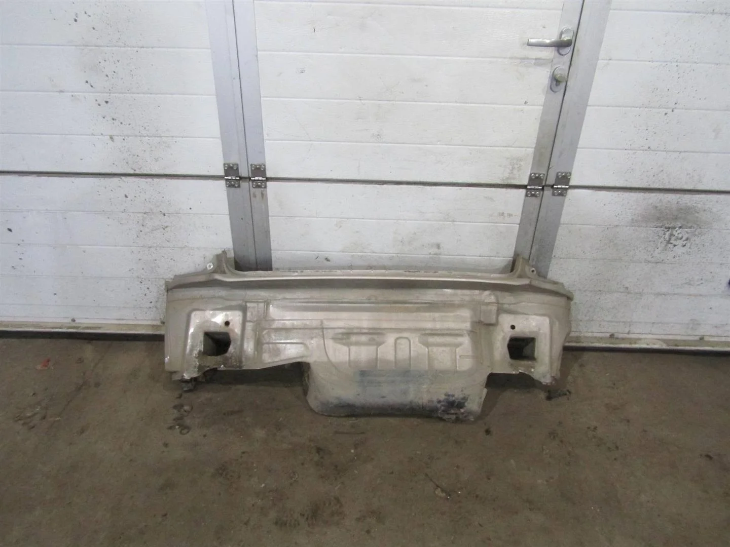 Панель задняя Audi A4 (B5) 1994-2002  [8D5813331B]  1.8T AWM в Вологде