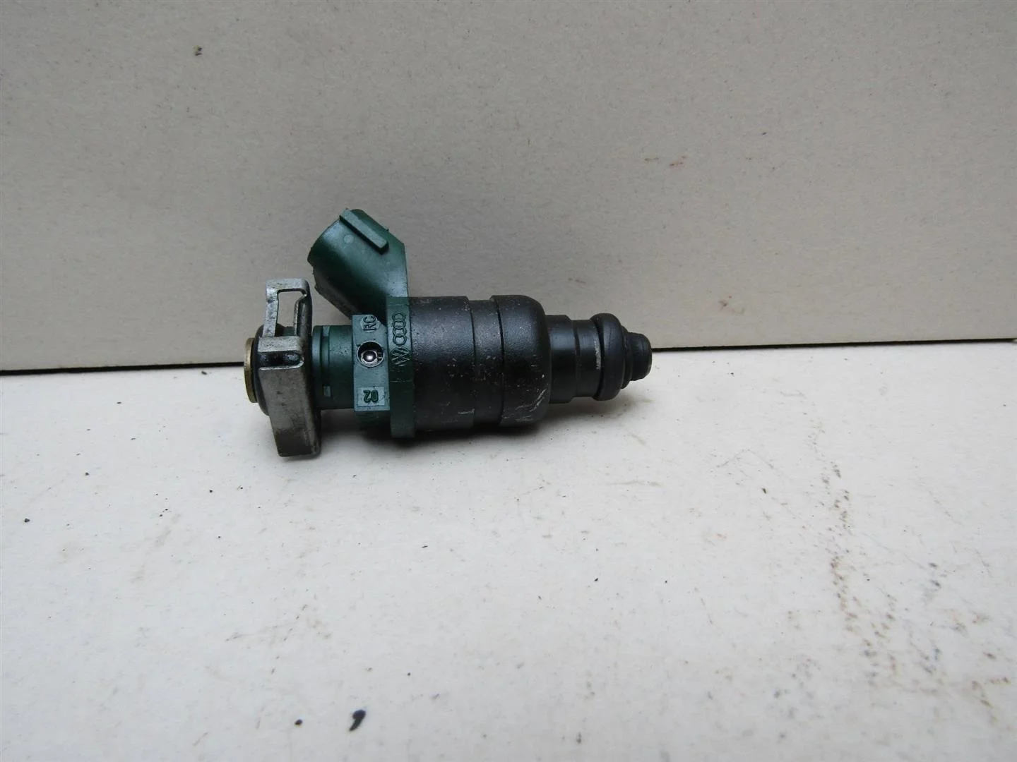 Форсунка инжекторная электрическая VW Golf IV \Bora 1997-2005  [037906031AL]  1.6 AVU,BFQ в Вологде