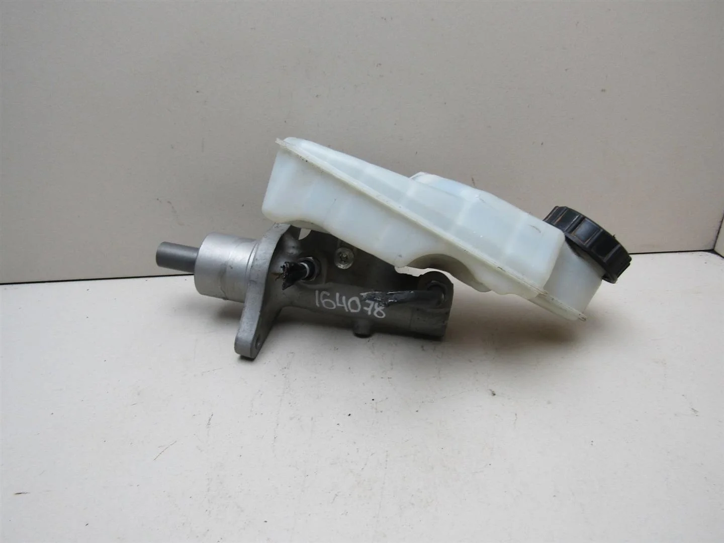 Цилиндр тормозной главный Ford Focus II 2005-2008  [1456989]  1.4 16V ASDA  в Вологде