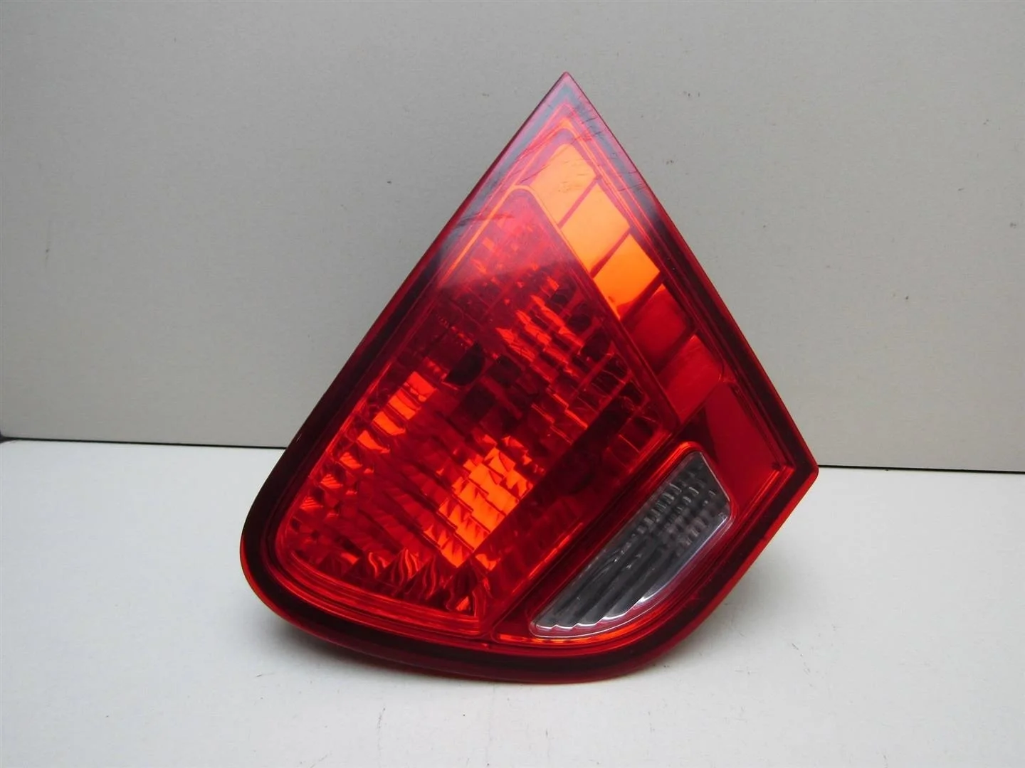 Фонарь задний внутренний правый Hyundai Elantra 2006-2011  [924042H010]  1.6 G4FC в Вологде