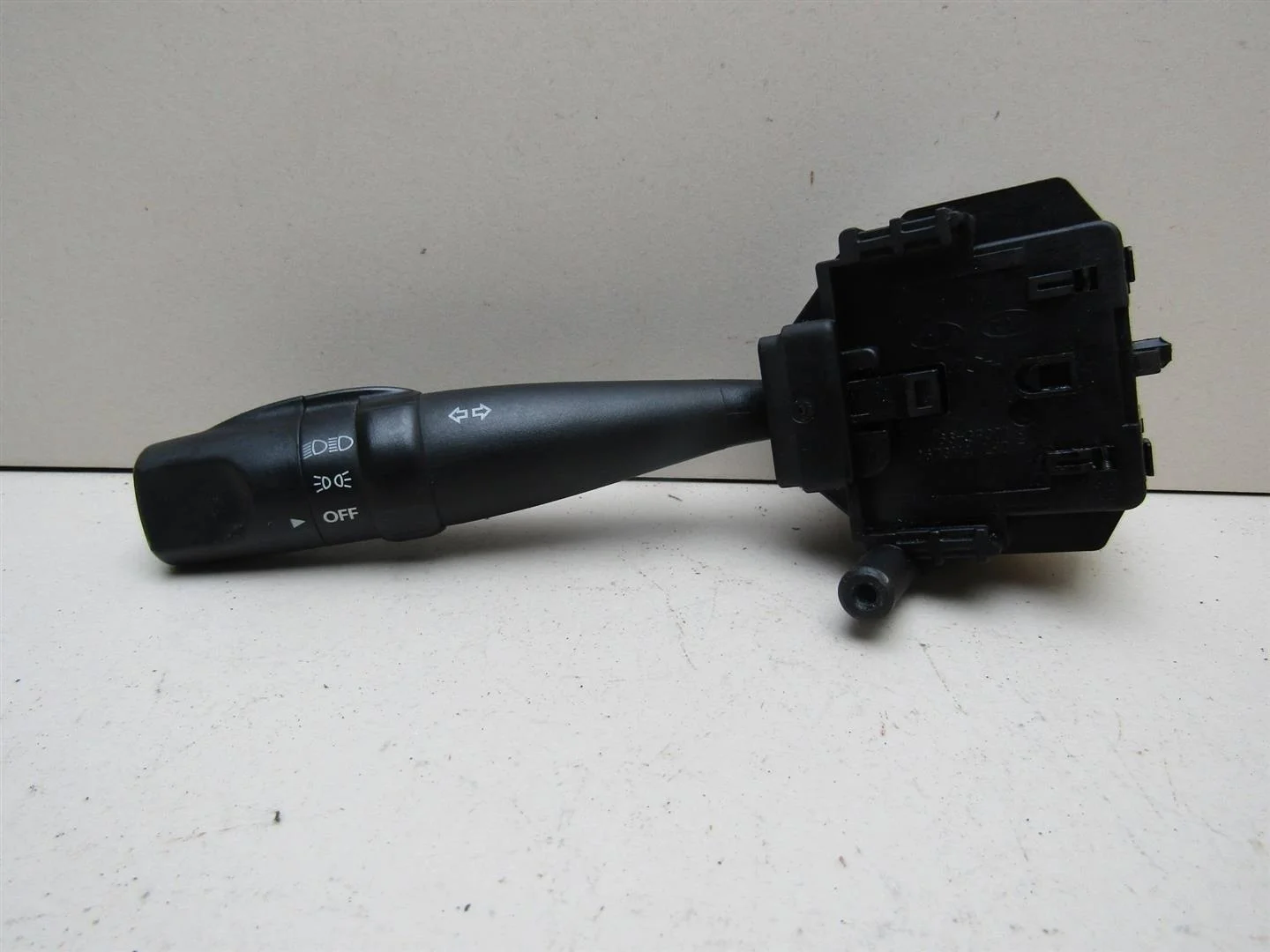 Переключатель поворотов подрулевой Hyundai Elantra 2006-2011  [934102H001]  1.6 G4FC в Вологде