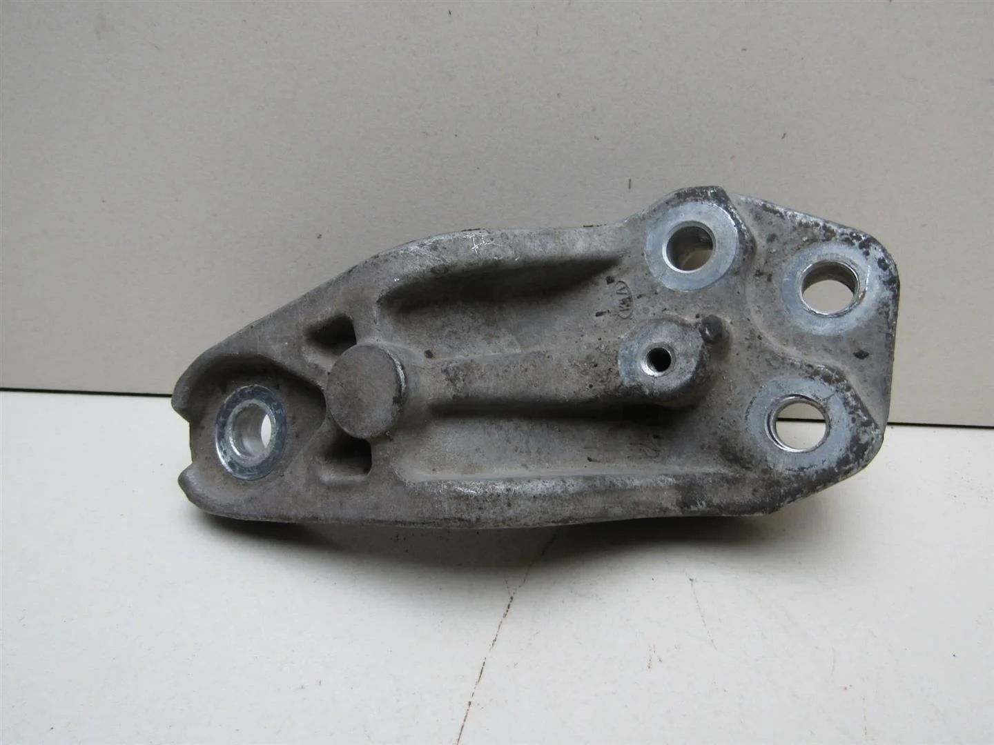 Кронштейн опоры двигателя Hyundai Elantra 2006-2011  [218152H000]  1.6 G4FC в Вологде
