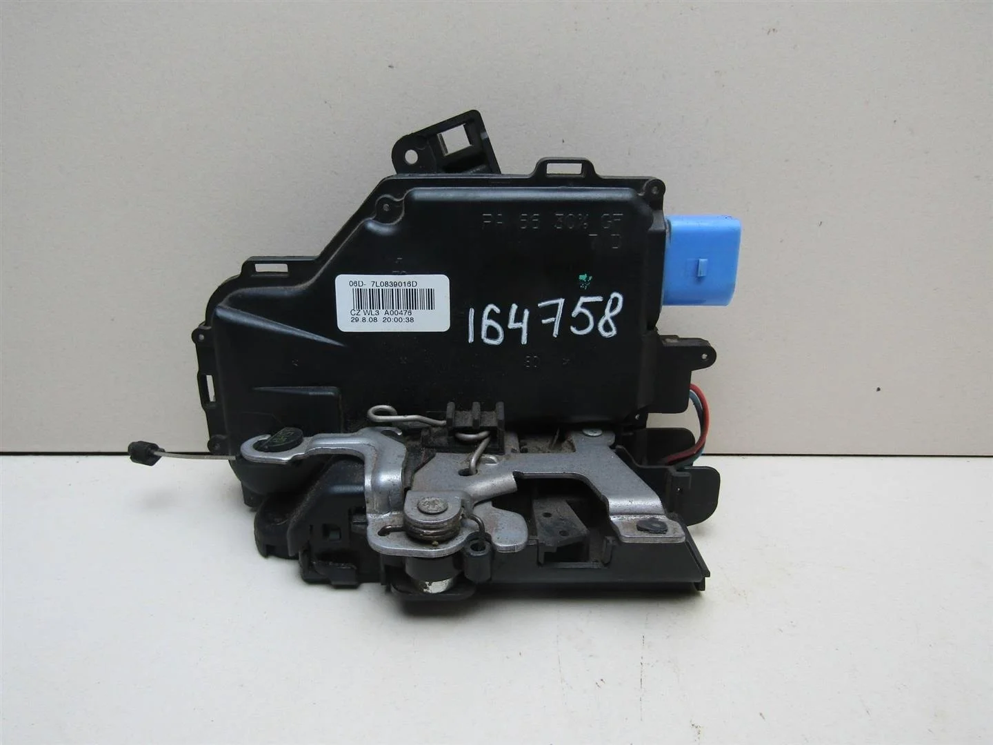 Замок двери задней правой Skoda Octavia (A5 1Z-) 2004-2013  [7L0839016D]  1.6 8V BSE в Вологде