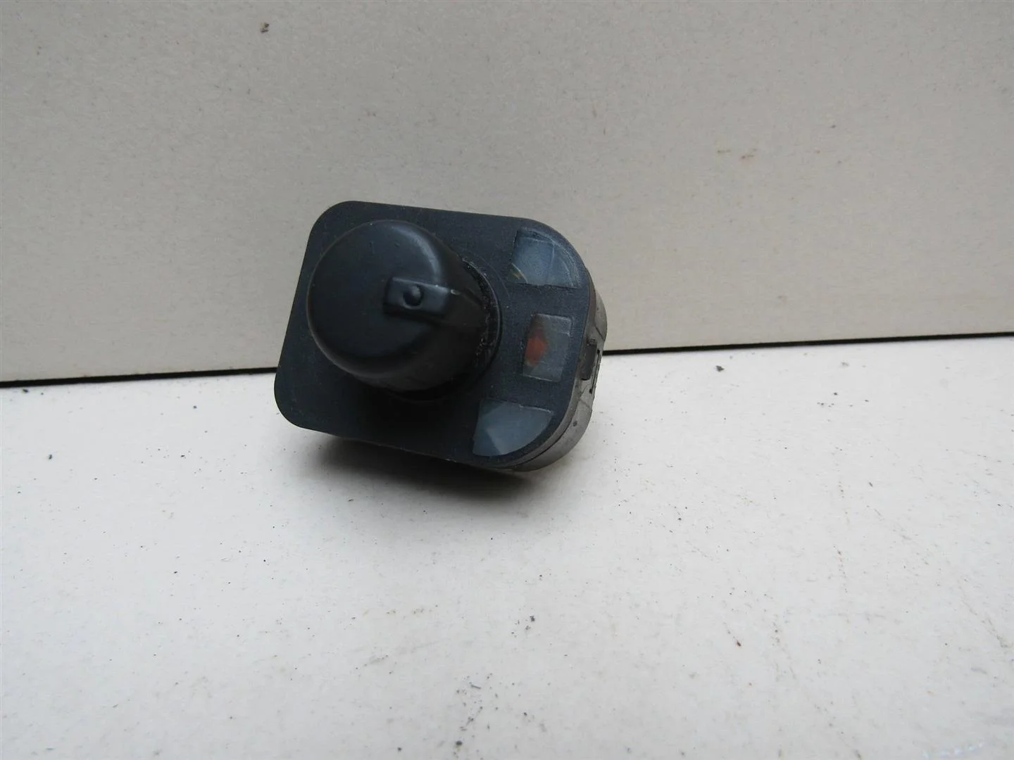 Переключатель регулировки зеркала Audi A4 (B6) 2000-2004  [8E0959565]  2.0 ALT в Вологде