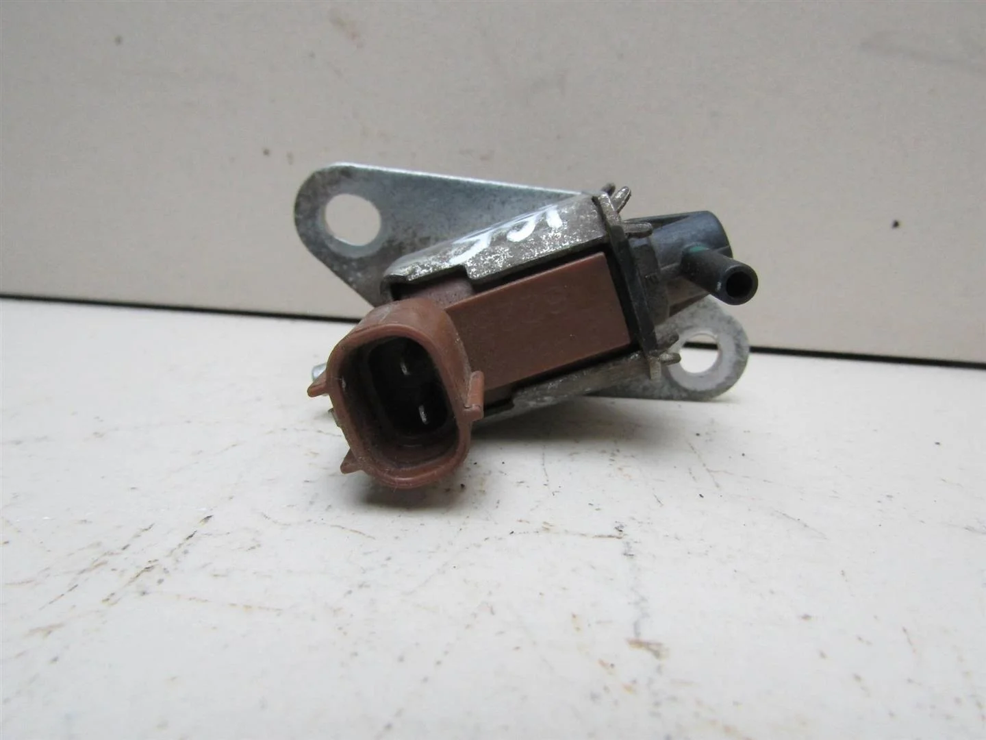Клапан электромагнитный Mitsubishi Lancer (CS) 2003-2006  [MR127520]  1.6 16V 4G18 в Вологде