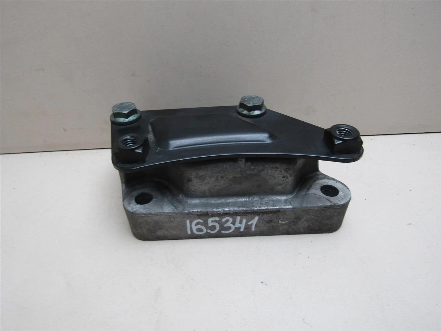 Кронштейн КПП Skoda Octavia (A5 1Z-) 2004-2013  [1K0199111E]  1.6 8V BSE в Вологде
