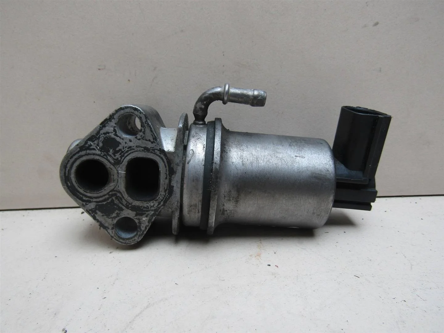 Клапан рециркуляции выхлопных газов Audi A3 (8L1) 1996-2003  [06A131501F]  1.6 AVU,BFQ,BGU в Вологде