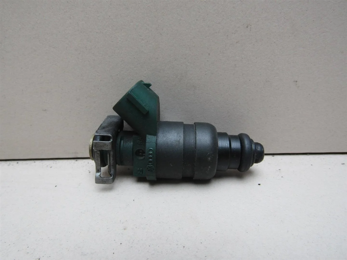 Форсунка инжекторная электрическая VW Golf IV \Bora 1997-2005  [037906031AL]  1.6 AVU,BFQ в Вологде