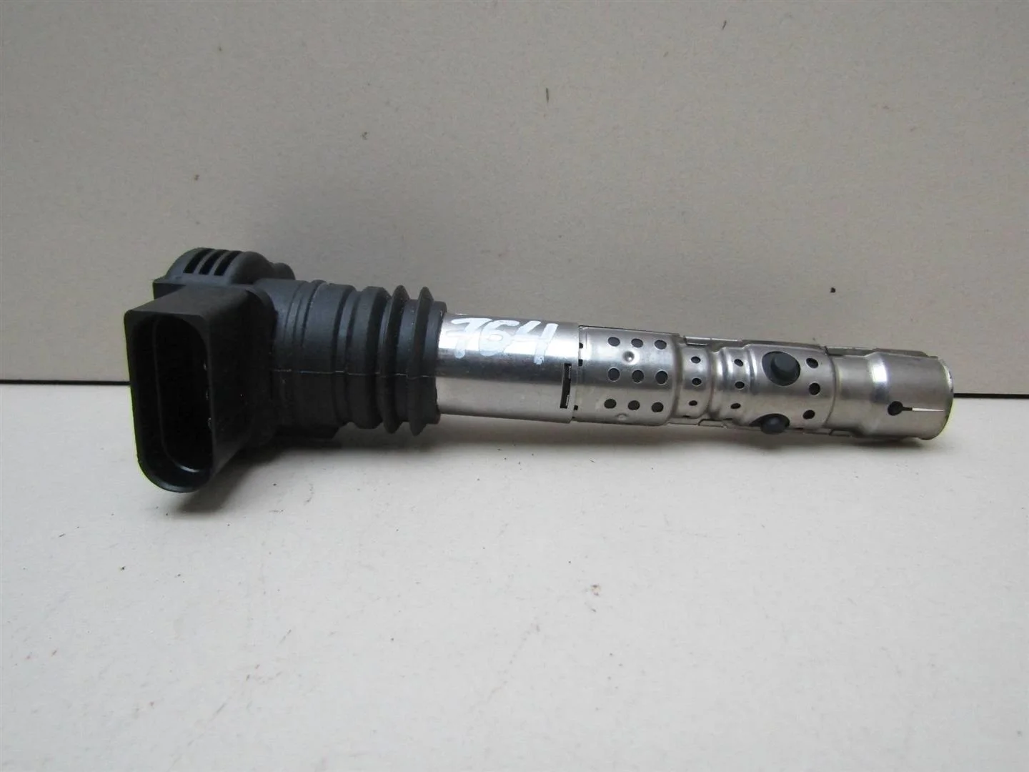 Катушка зажигания VW Passat (B5+) 2000-2005  [06A905115D]  1.8 T 2.0 в Вологде