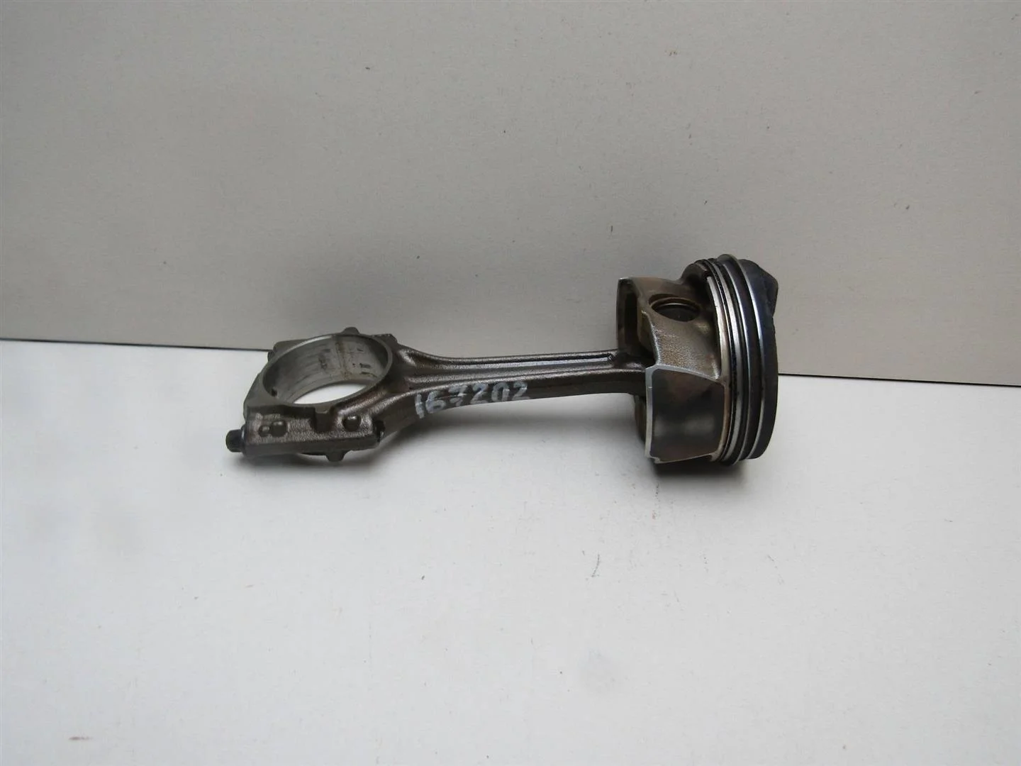 Шатун VW Passat (B6) 2005-2010  [06A198401E]  2.0 BVY в Вологде
