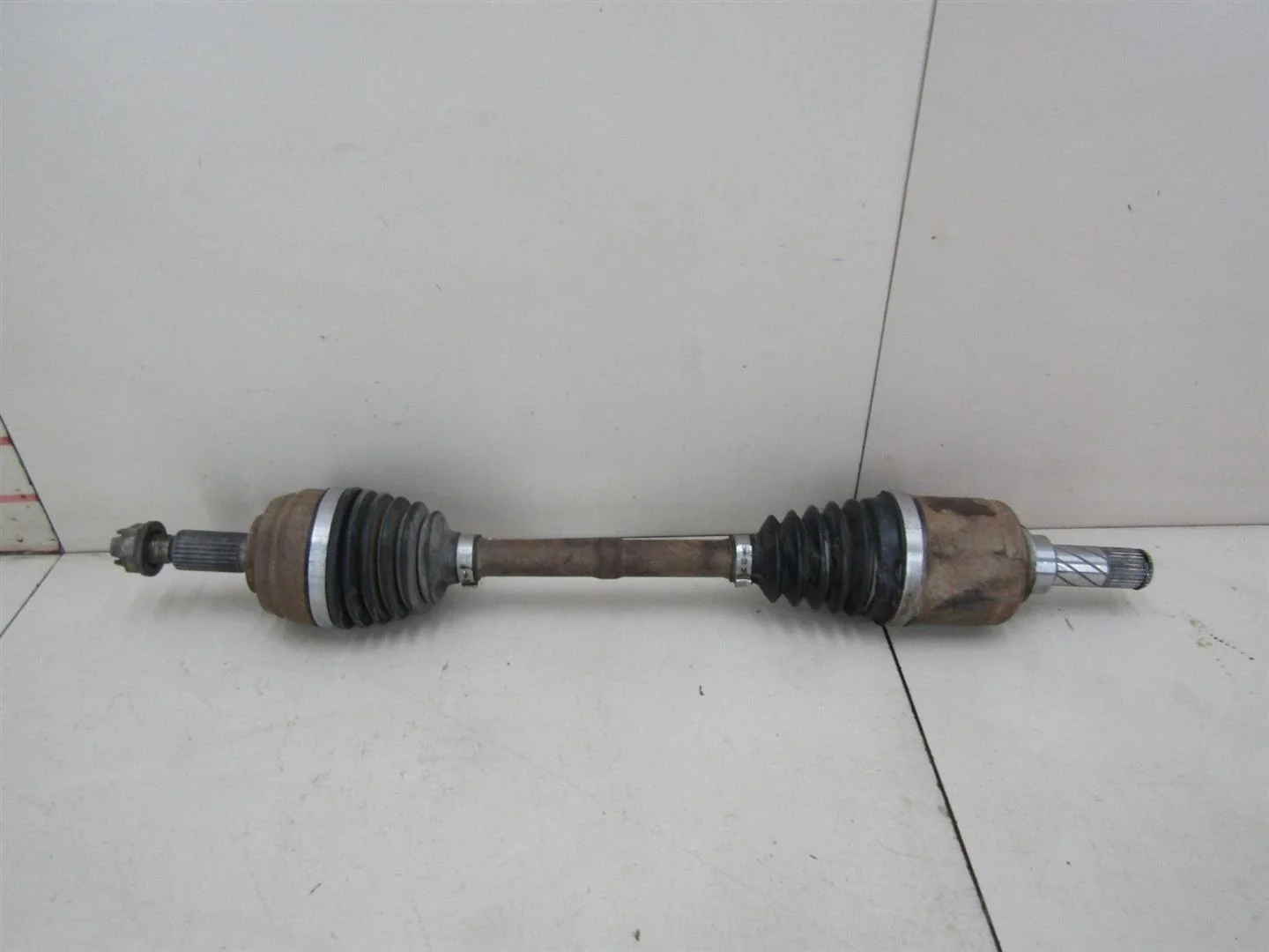 Полуось передняя левая Renault Duster 2012-2021  [391019671R]  1.6  H4M D 430   в Вологде
