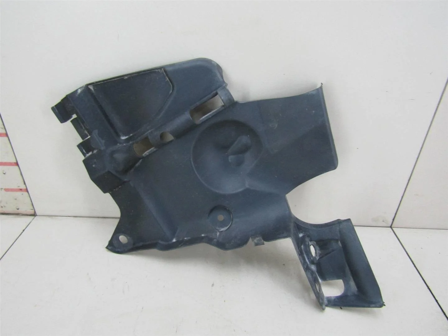 Пыльник двигателя Renault Duster 2012-2021  [638318745R]  1.6  H4M D 430   в Вологде