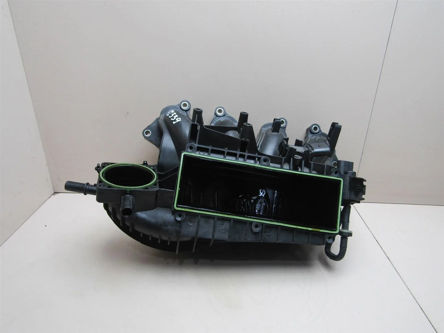 Коллектор впускной VW Caddy III 2004-2016  [03F129709J]  1.2 8V CBZB в Вологде