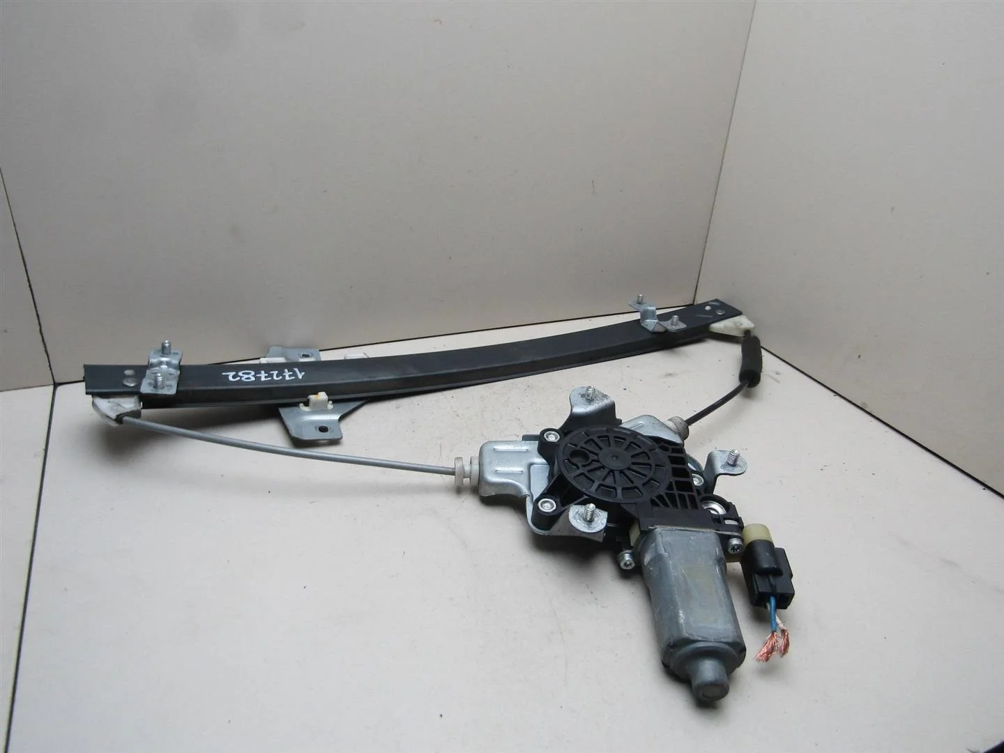 Стеклоподъемник электр. передний левый Hyundai Getz 2002-2005  [824031C010]  в Вологде