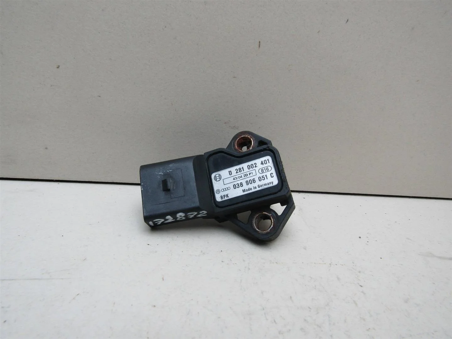 Датчик абсолютного давления VW Passat (B5+) 2000-2005  [038906051C]  в Вологде