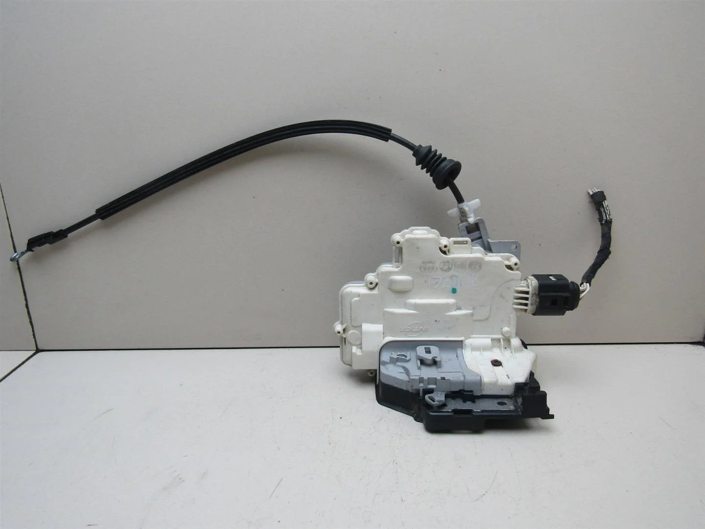 Замок двери задней правой VW Passat (B6) 2005-2010  [3C4839016A]  в Вологде