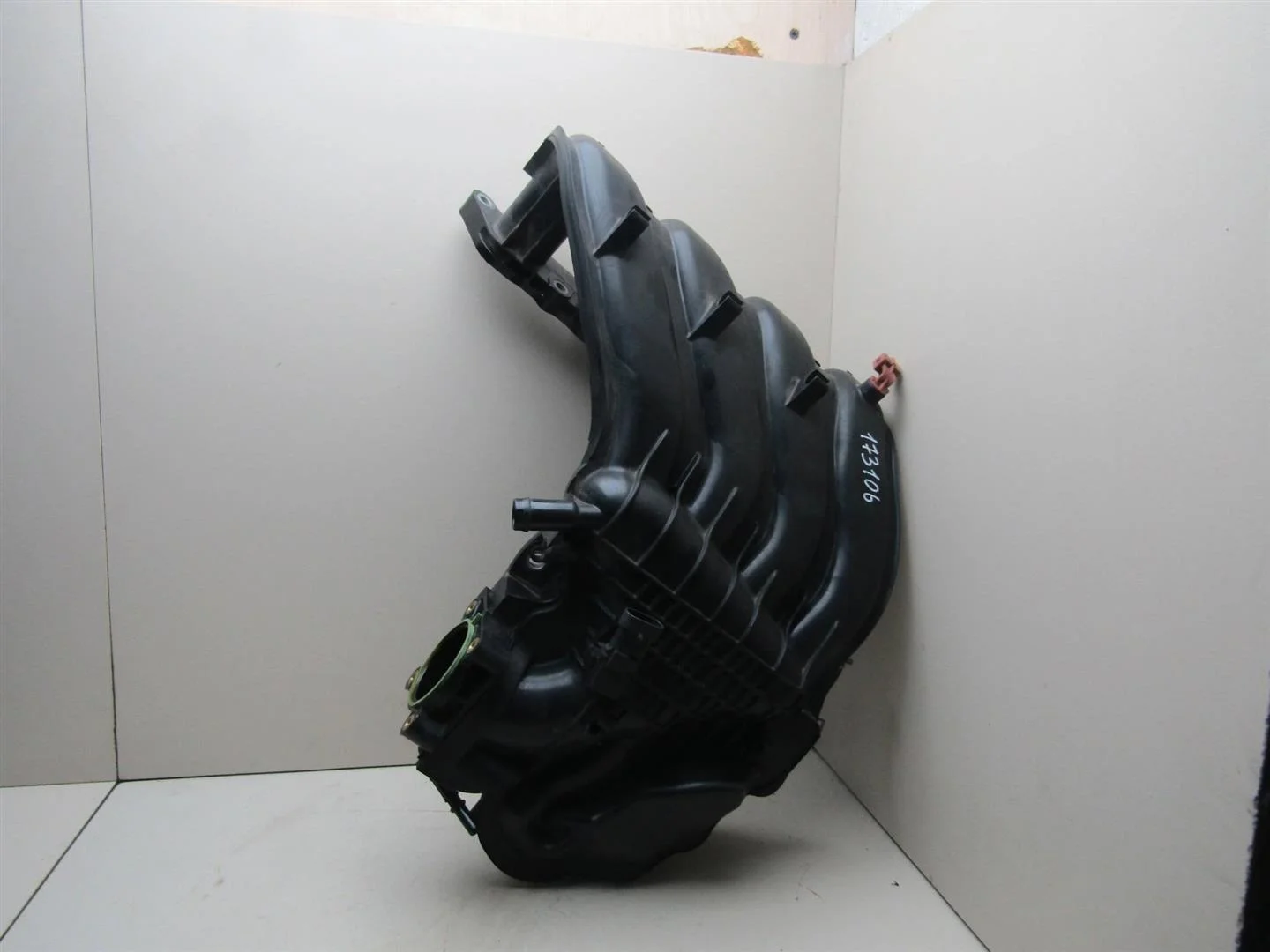 Коллектор впускной Renault Duster 2012-2021  [140036278R]  1.6  H4M D 430   в Вологде