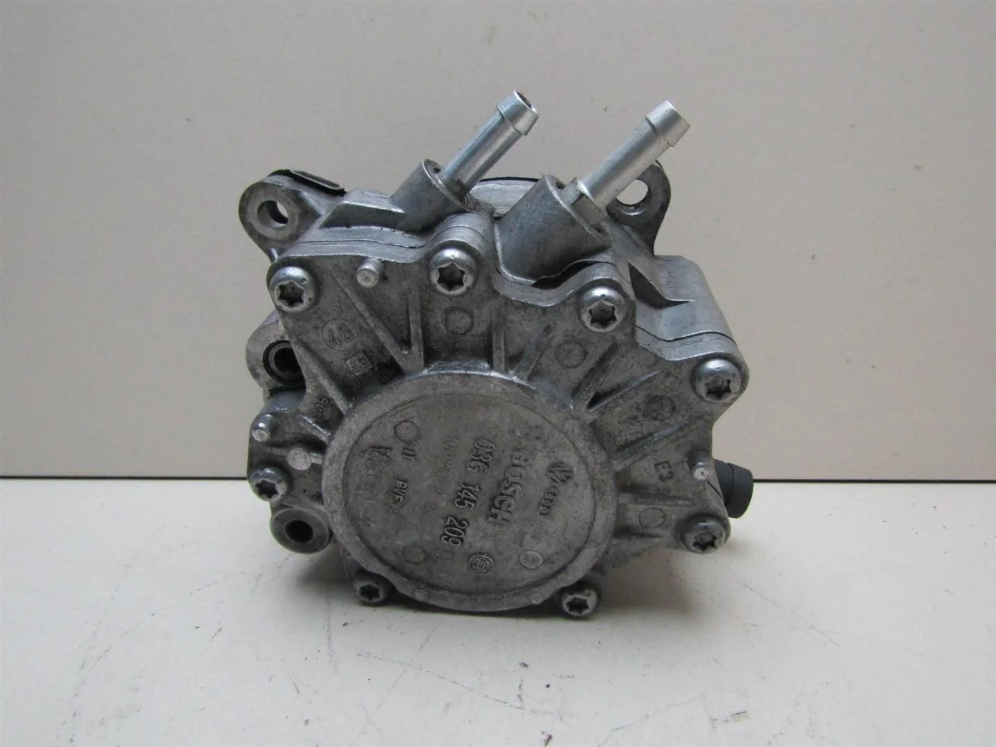 Насос вакуумный VW Passat (B6) 2005-2010  [03G145209D]  2.0 BKP в Вологде