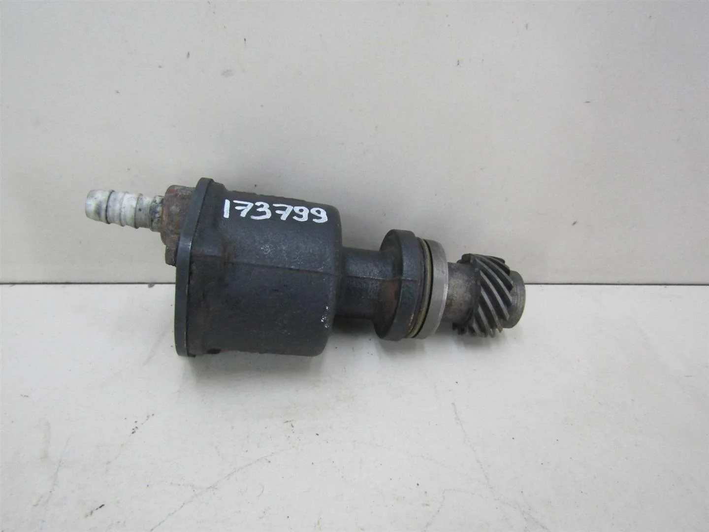 Насос вакуумный VW Passat (B3) 1988-1993  [028145101F]  1.9 TD в Вологде