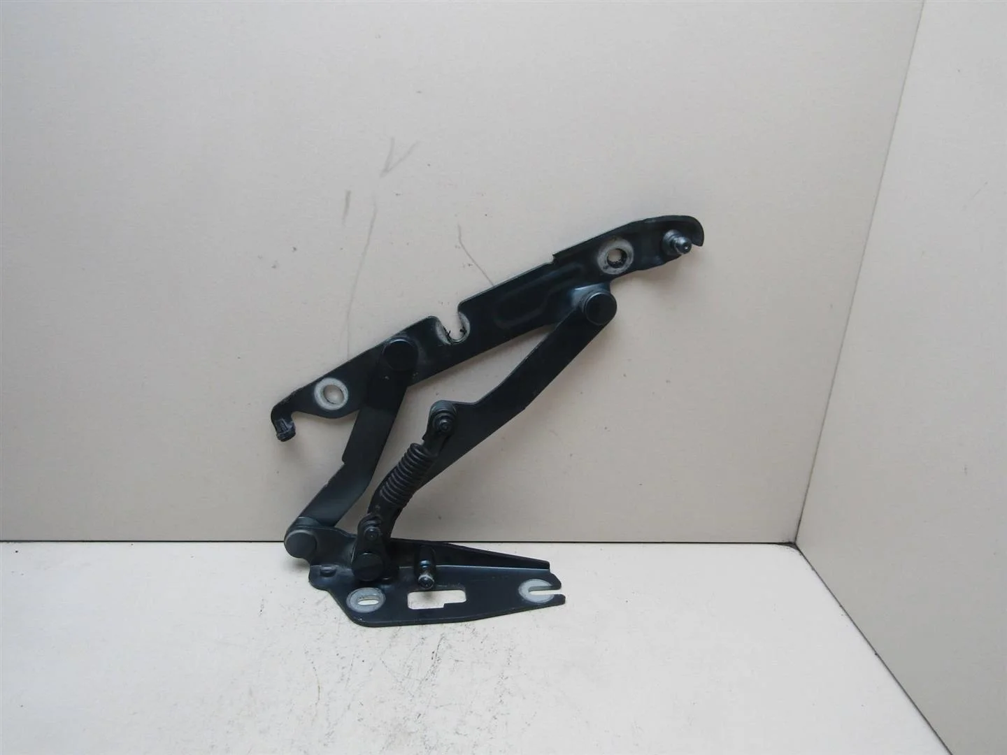 Петля крышки багажника VW Jetta 2006-2011  [1K5827301A]  в Вологде