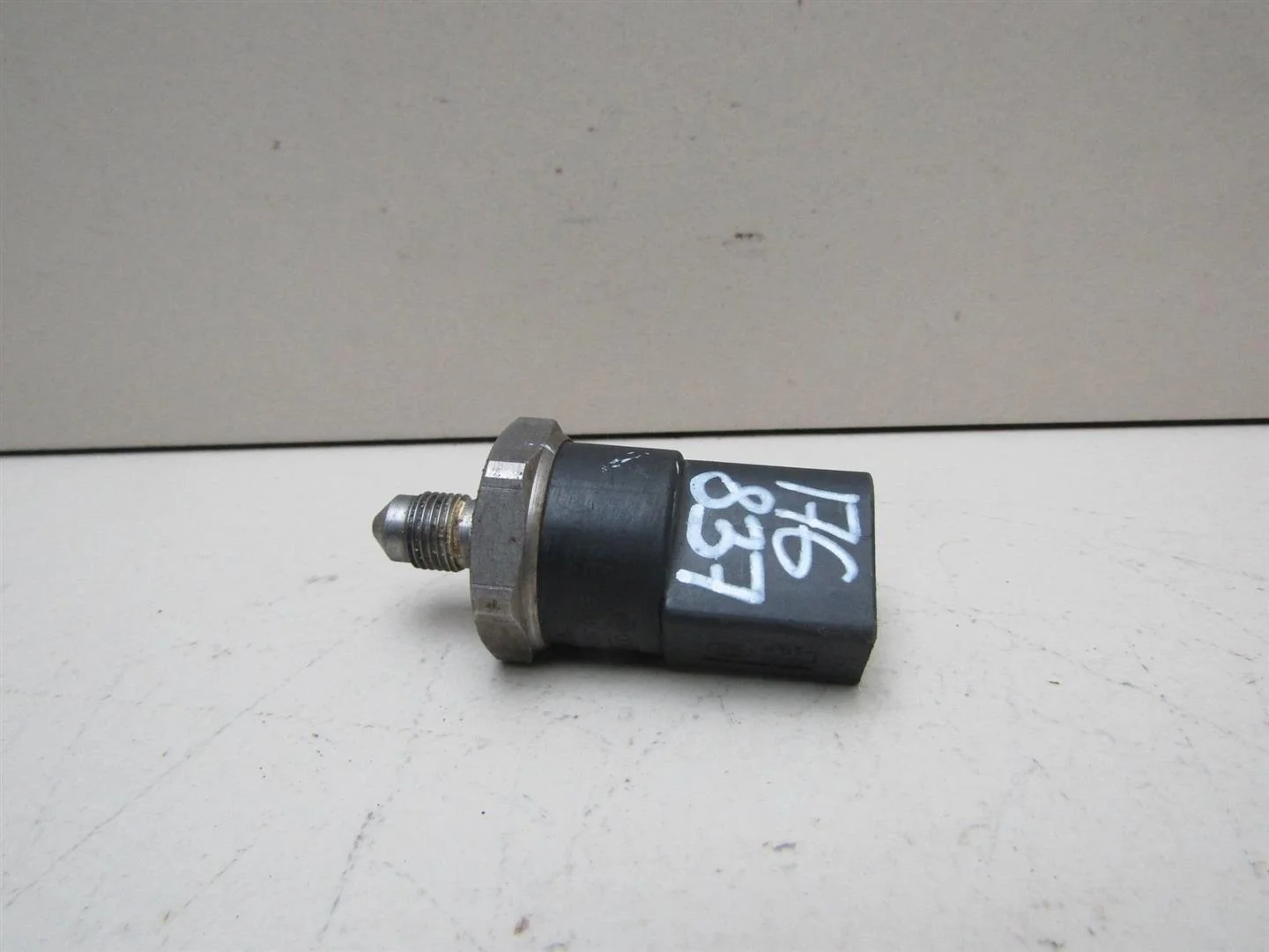 Датчик давления топлива Skoda Octavia (A5 1Z-) 2004-2013  [06D906051A]  1.6 16V BLF в Вологде