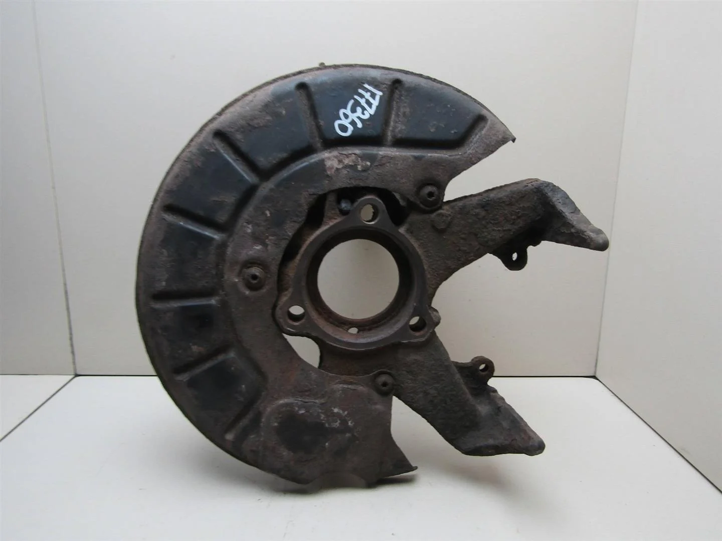 Кулак поворотный передний правый Skoda Octavia (A5 1Z-) 2004-2013  [1K0407256T]  в Вологде