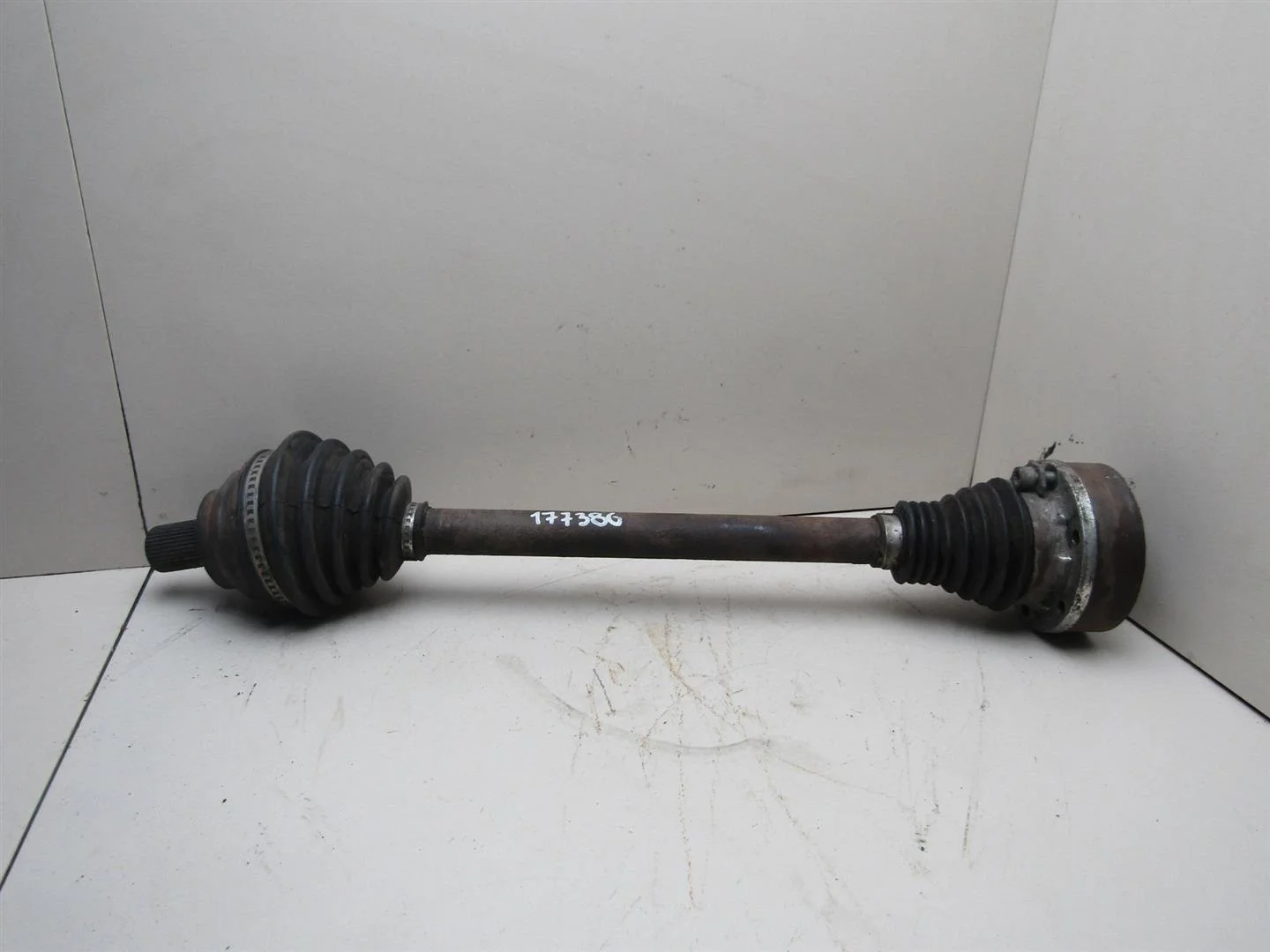 Полуось передняя левая Skoda Octavia (A5 1Z-) 2004-2013  [1K0407271DH]  1.6 BLF в Вологде