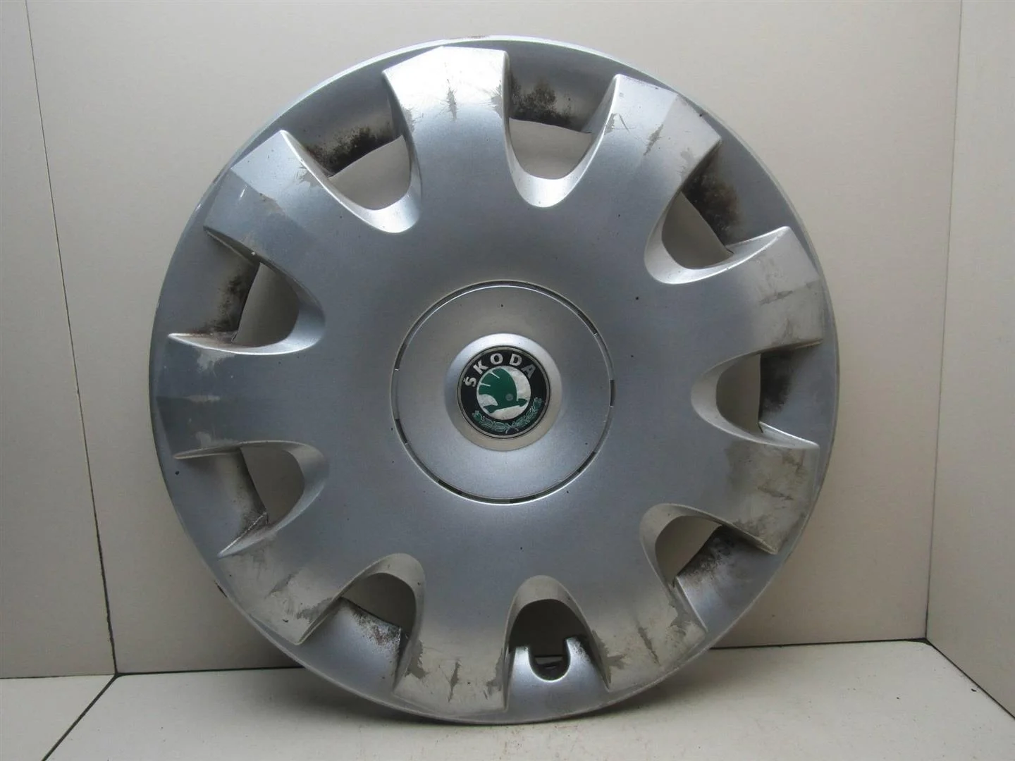 Колпак декоративный Skoda Octavia (A5 1Z-) 2004-2013  [1Z0601147A]  в Вологде