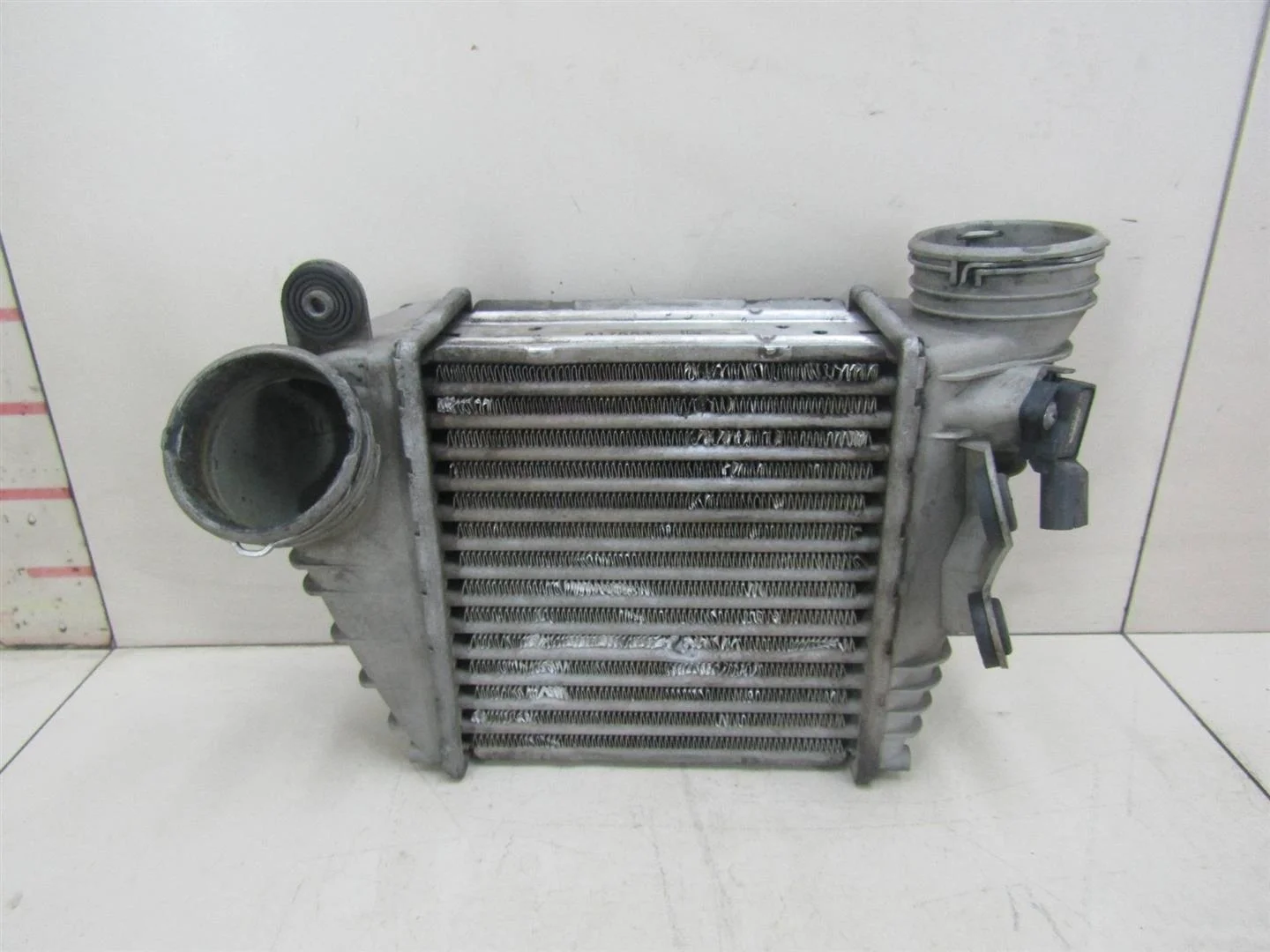 Интеркулер Skoda Octavia (A4 1U-) 2000-2011  [1J0145803N]  1.9 AXR в Вологде