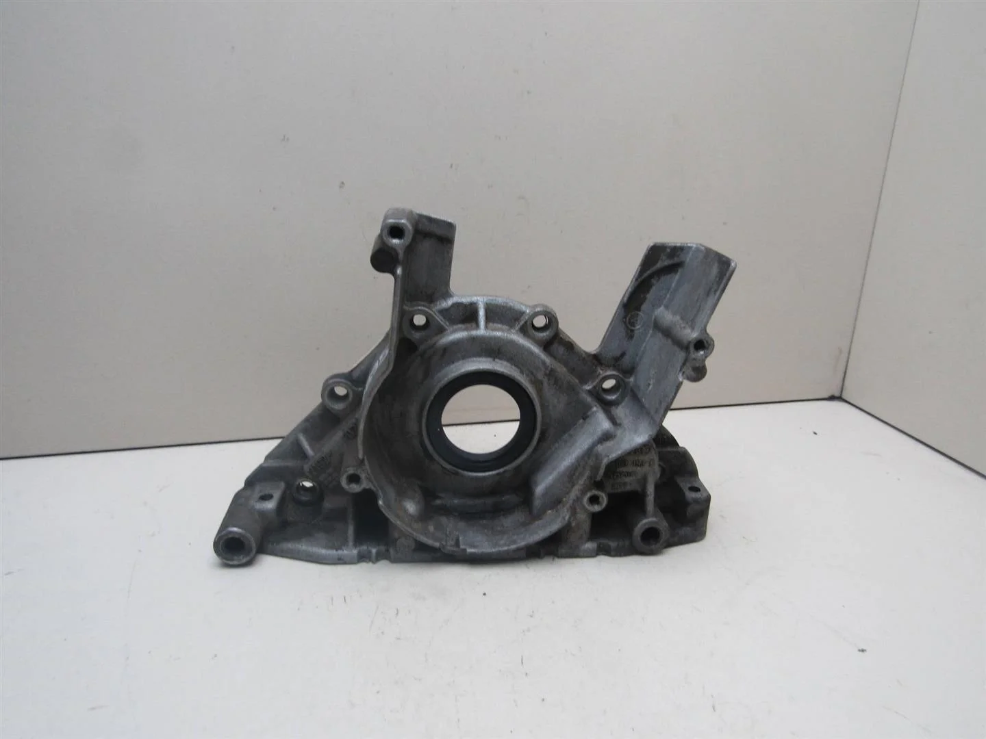 Крышка двигателя передняя VW Passat (B5+) 2000-2005  [038103153F]  1.8T AWM в Вологде