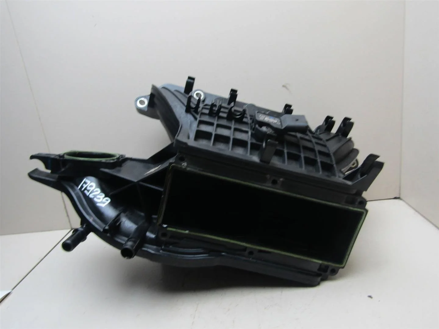 Коллектор впускной VW Passat (B7) 2011-2015  [03C129709BD]  1.4 16V CAX в Вологде