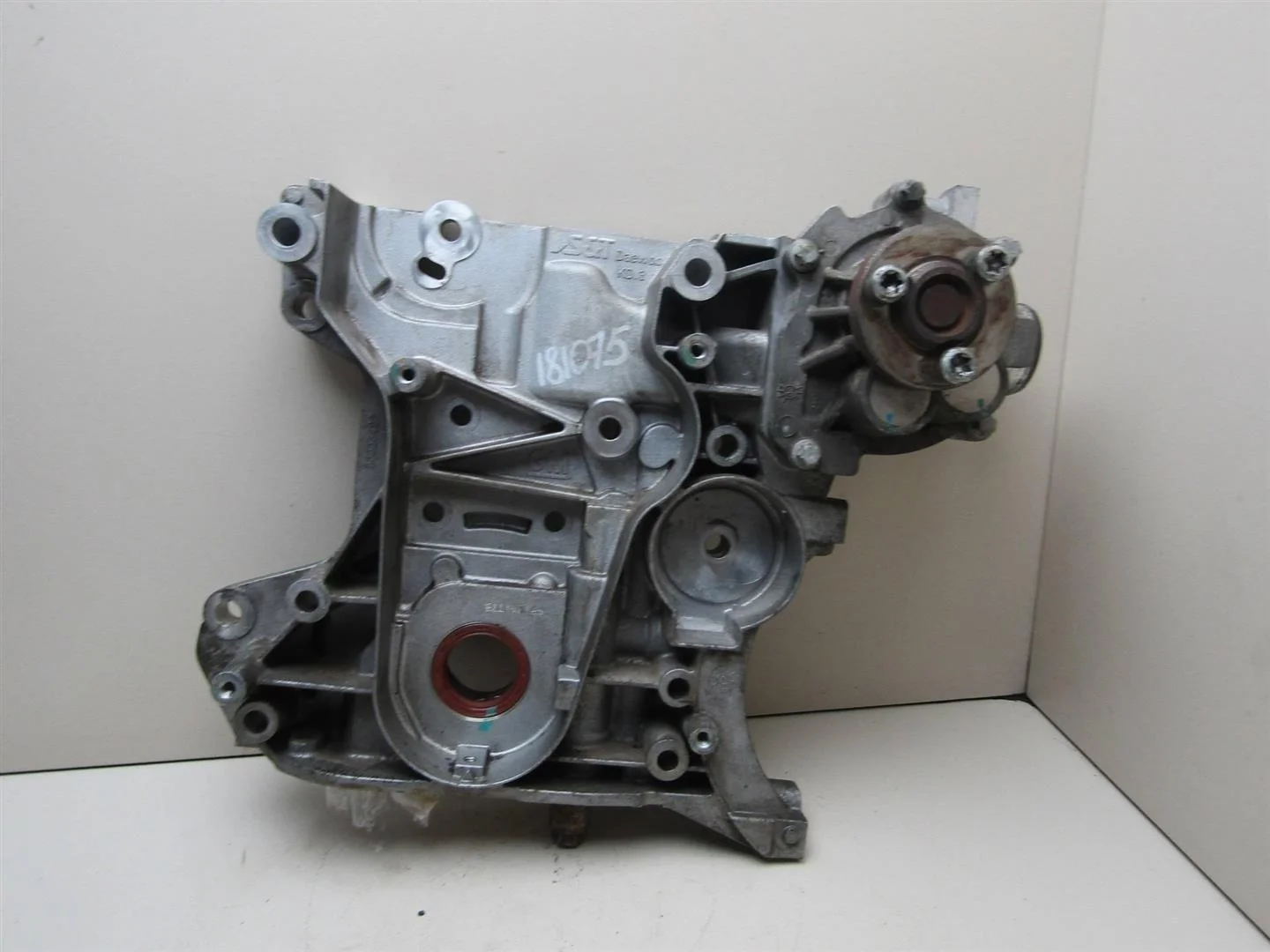Крышка двигателя передняя Chevrolet Cruze 2009-2016  [55565003]  1.8 F18D4 в Вологде