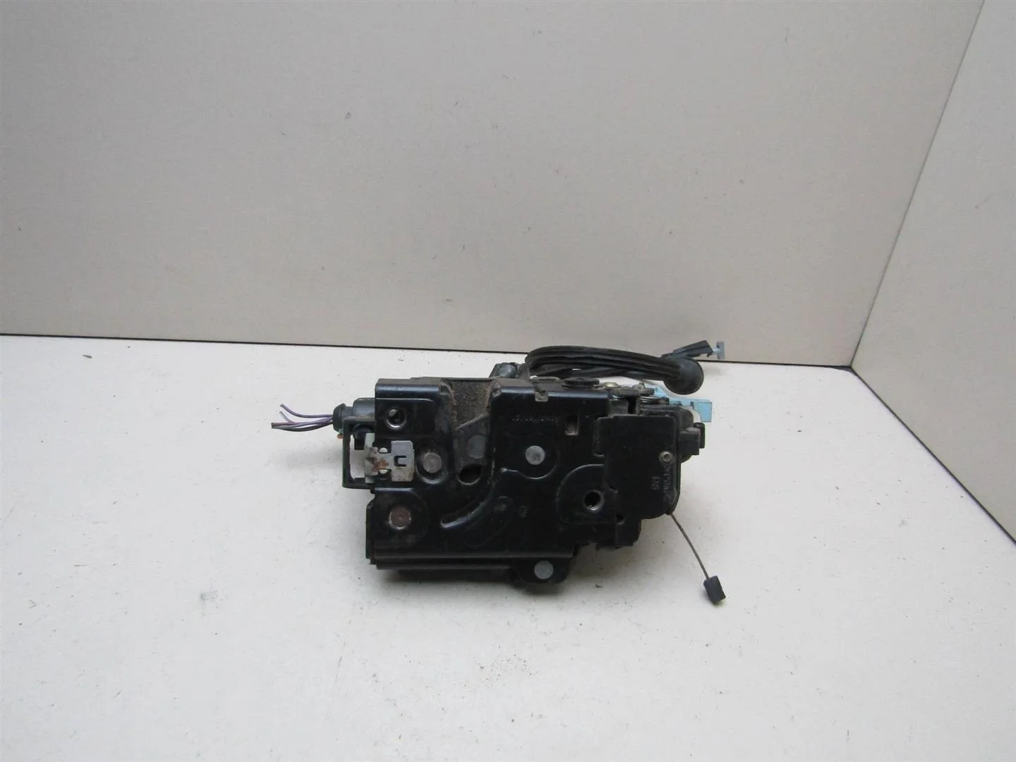Замок двери задней правой Skoda Octavia (A5 1Z-) 2004-2013  [7L0839016D]  в Вологде
