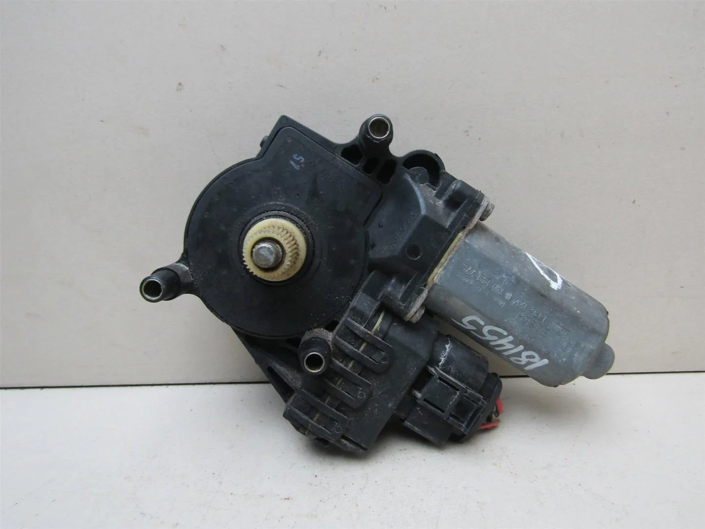 Моторчик стеклоподъемника Audi A6 (C5) 1997-2004  [4B0959801D]  в Вологде