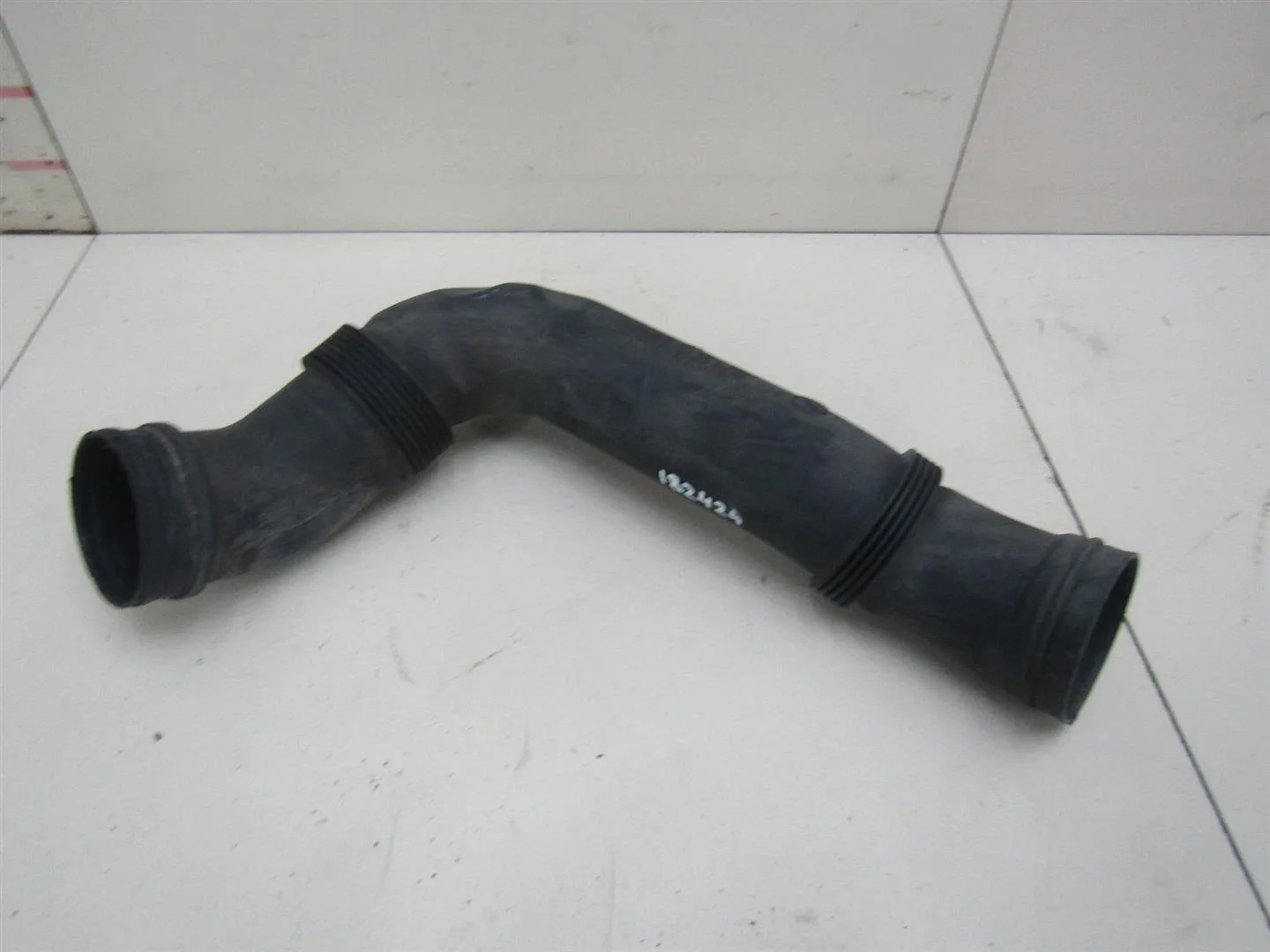 Патрубок воздушного фильтра Skoda Octavia (A5 1Z-) 2004-2013  [1K0129618AJ]  в Вологде
