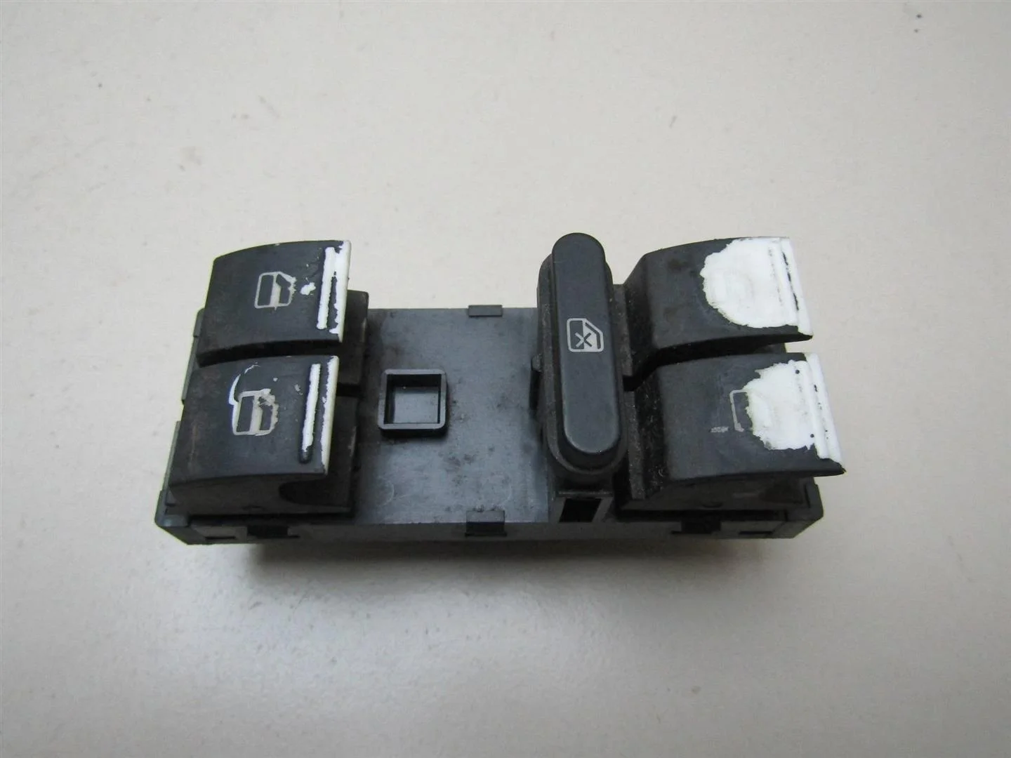 Блок управления стеклоподъемниками VW Passat (B6) 2005-2010  [1K4959857B]  в Вологде