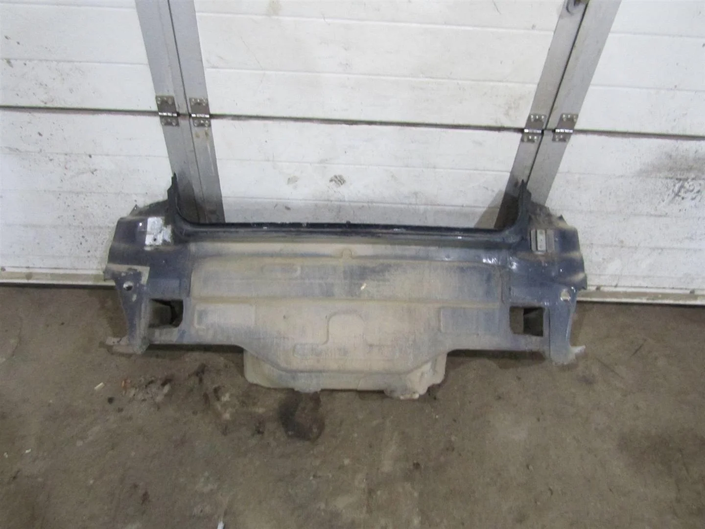 Панель задняя Audi A4 (B6) 2000-2004  [8E5813331]  2.0 ALT в Вологде