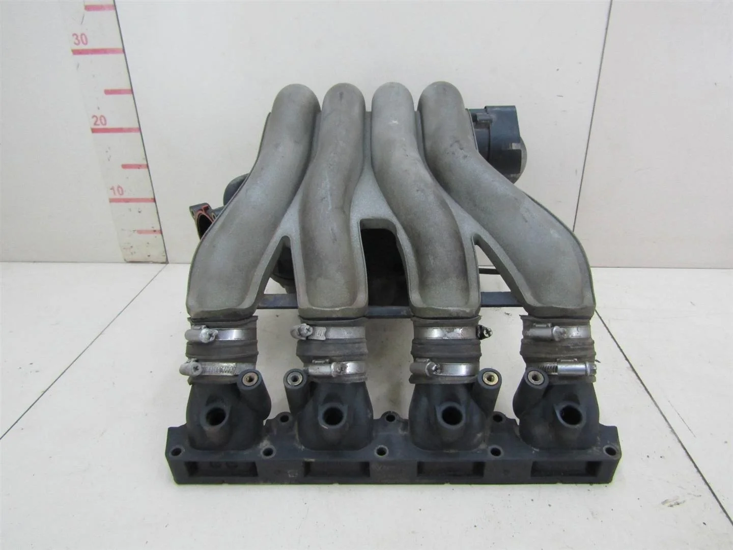Коллектор впускной Audi A4 (B6) 2000-2004  [06B133213J]  2.0 ALT в Вологде