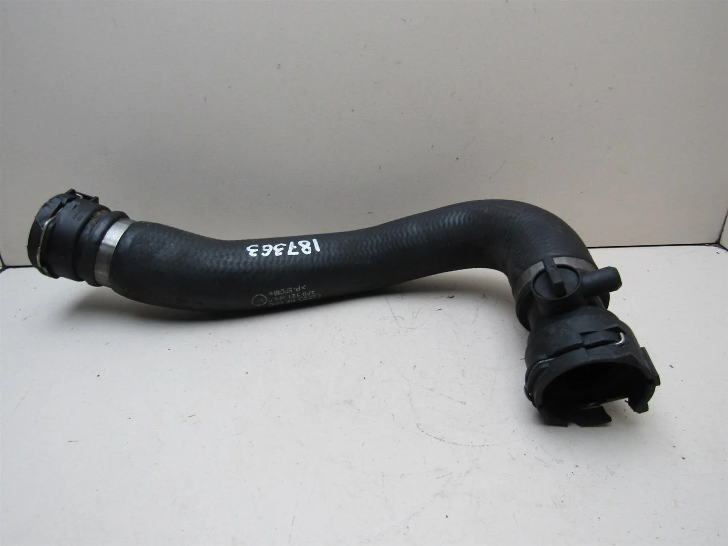 Патрубок радиатора Audi A6 (C6,4F) 2005-2011  [4F0121055F]  2.4 FSI 3.2 FSI в Вологде