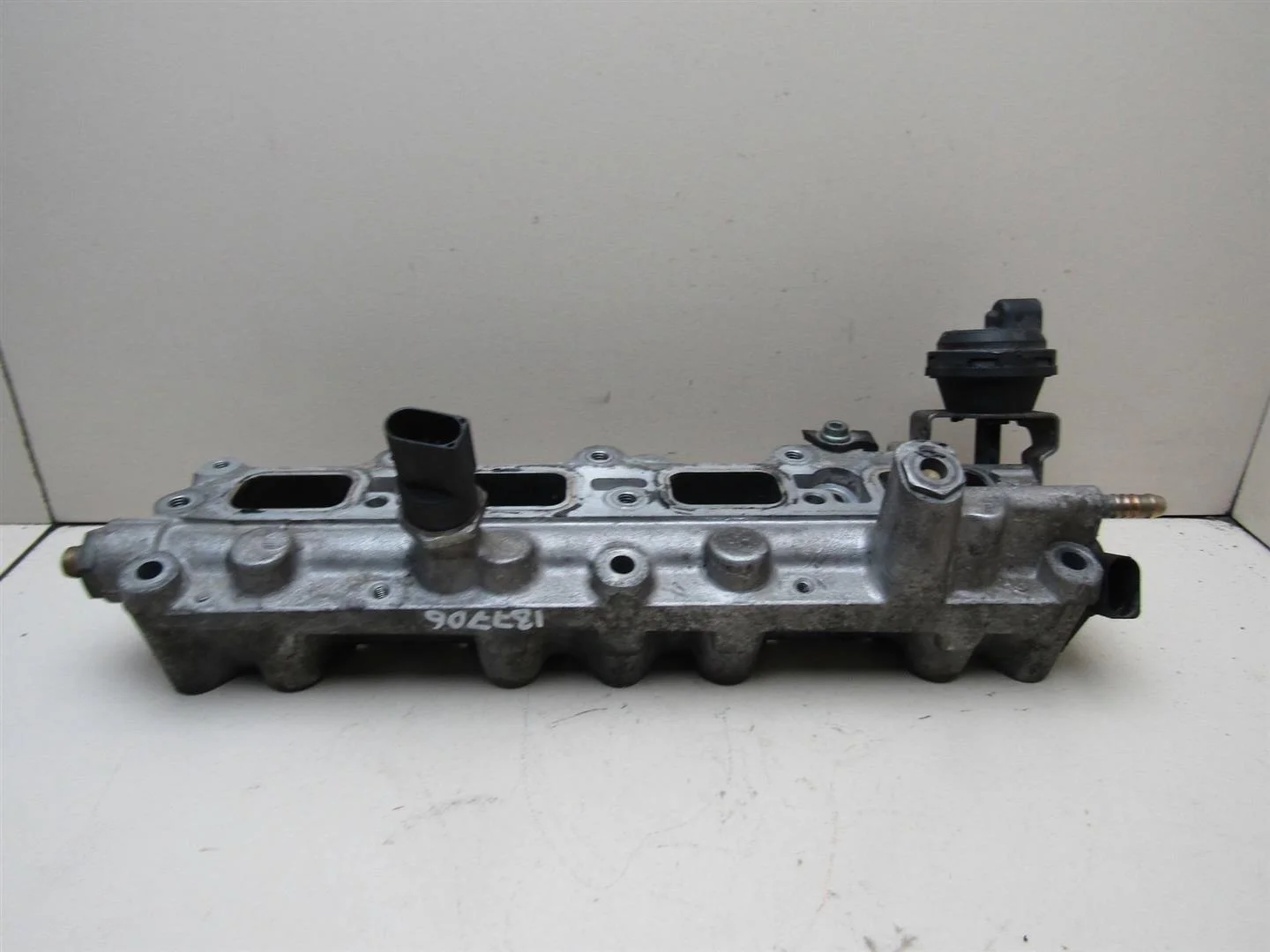 Коллектор впускной Skoda Octavia (A5 1Z-) 2004-2013  [03C133204AH]  1.6 BLF /  1.4 BLN в Вологде