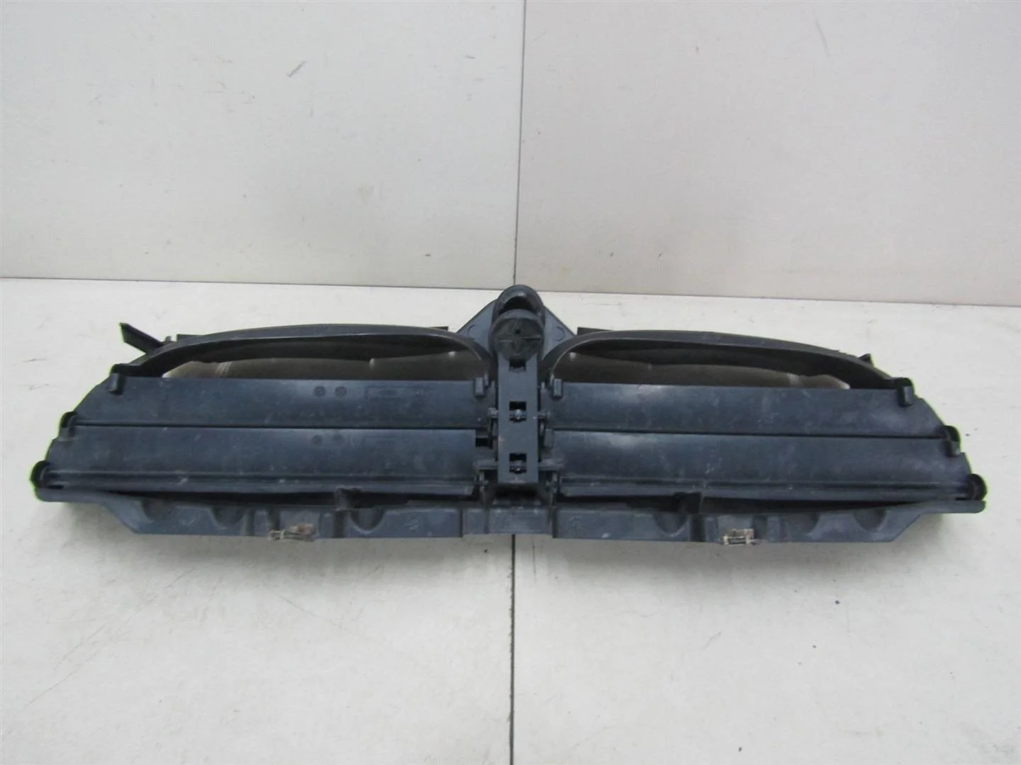 Воздуховод BMW 5-серия E60\E61 2003-2009  [51717050537]  в Вологде